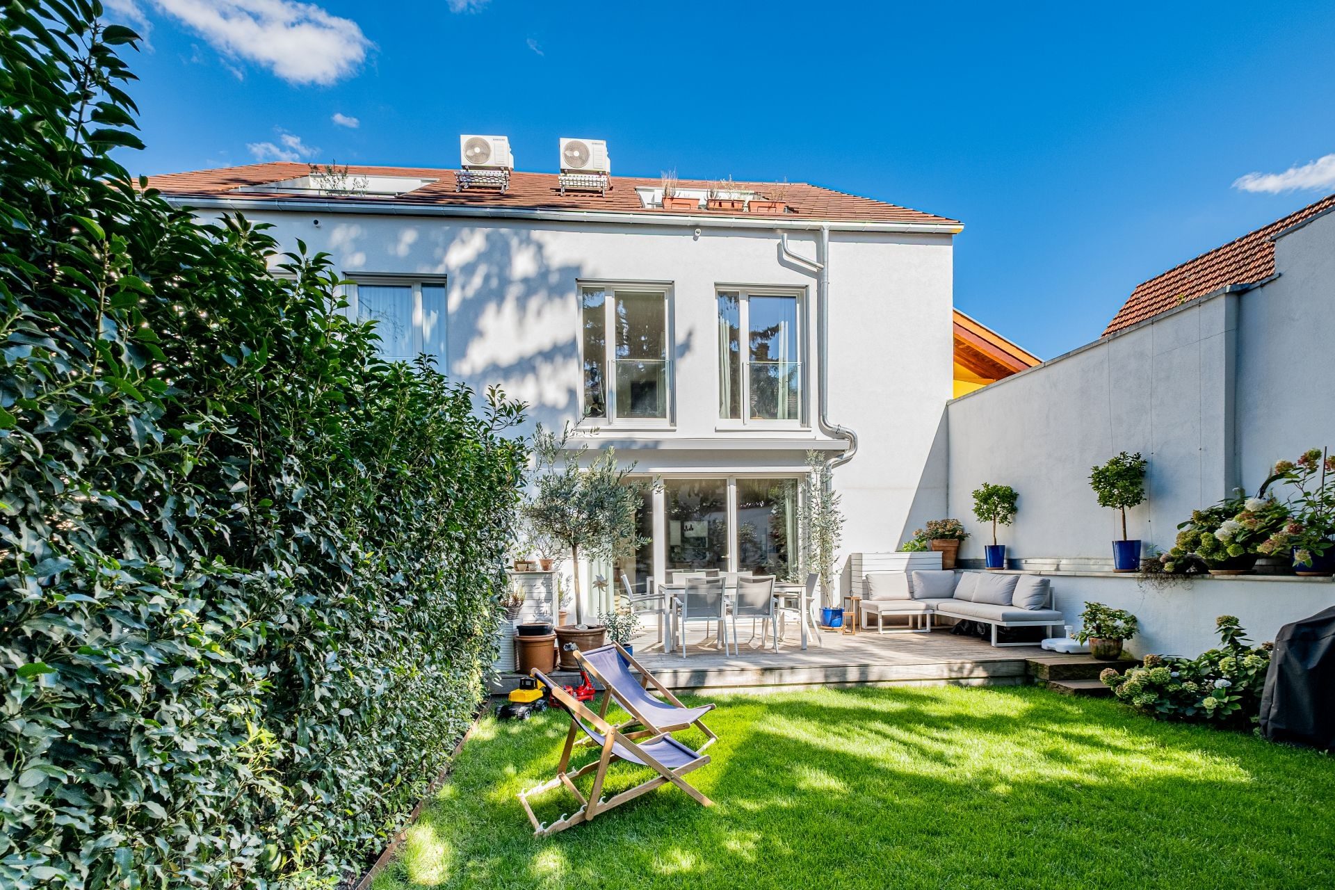 Immobilienangebot - Heidelberg - Alle - Handschuhsheim: Neuwertige Doppelhaushälfte mit Garten, überraschender Ausstattung und Privatsphäre