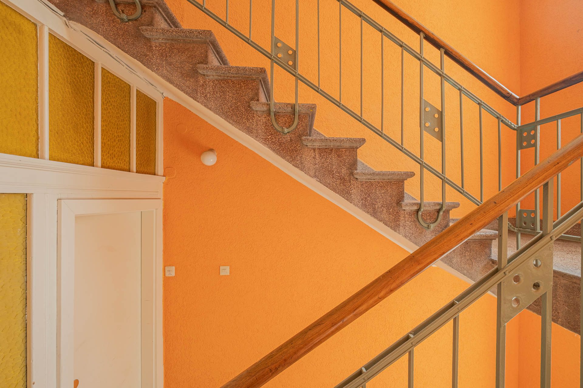 Immobilienangebot - Heidelberg - Alle - Weststadt: 3 Mehrfamilienhäuser auf einem Anwesen mit kleiner Gewerbeeinheit und 2 Innenhöfen