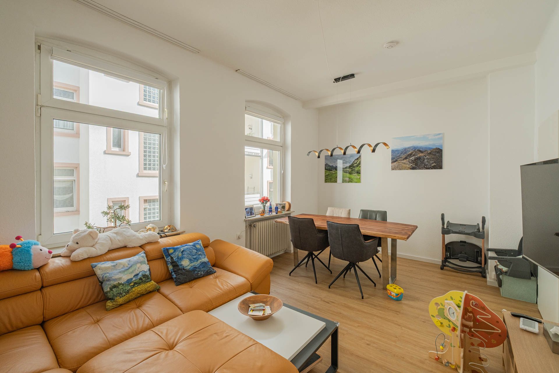 Immobilienangebot - Heidelberg - Alle - Weststadt: 3 Mehrfamilienhäuser auf einem Anwesen mit kleiner Gewerbeeinheit und 2 Innenhöfen