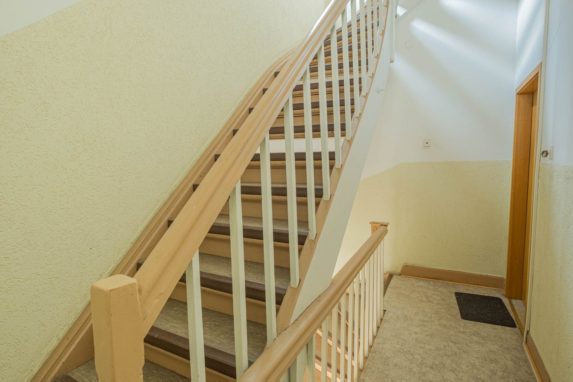 Immobilienangebot - Heidelberg - Alle - Weststadt: 3 Mehrfamilienhäuser auf einem Anwesen mit kleiner Gewerbeeinheit und 2 Innenhöfen