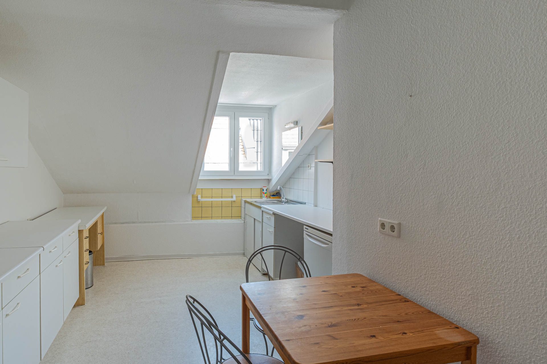Immobilienangebot - Heidelberg - Alle - Weststadt: 3 Mehrfamilienhäuser auf einem Anwesen mit kleiner Gewerbeeinheit und 2 Innenhöfen