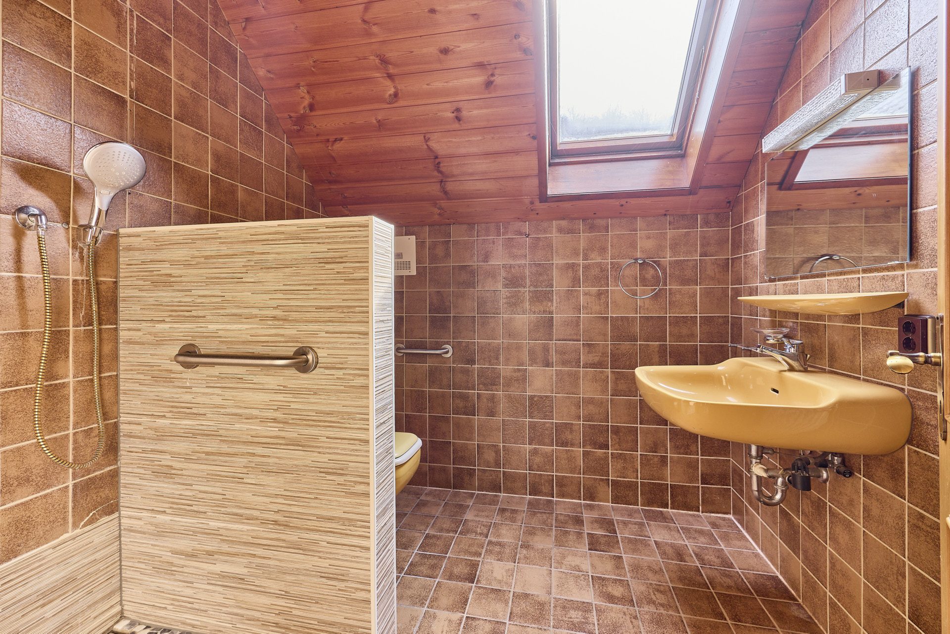 Immobilienangebot - Neckargemünd - Alle - Geräumiges Einfamilienhaus mit Einliegerwohnung in Neckargemünd
