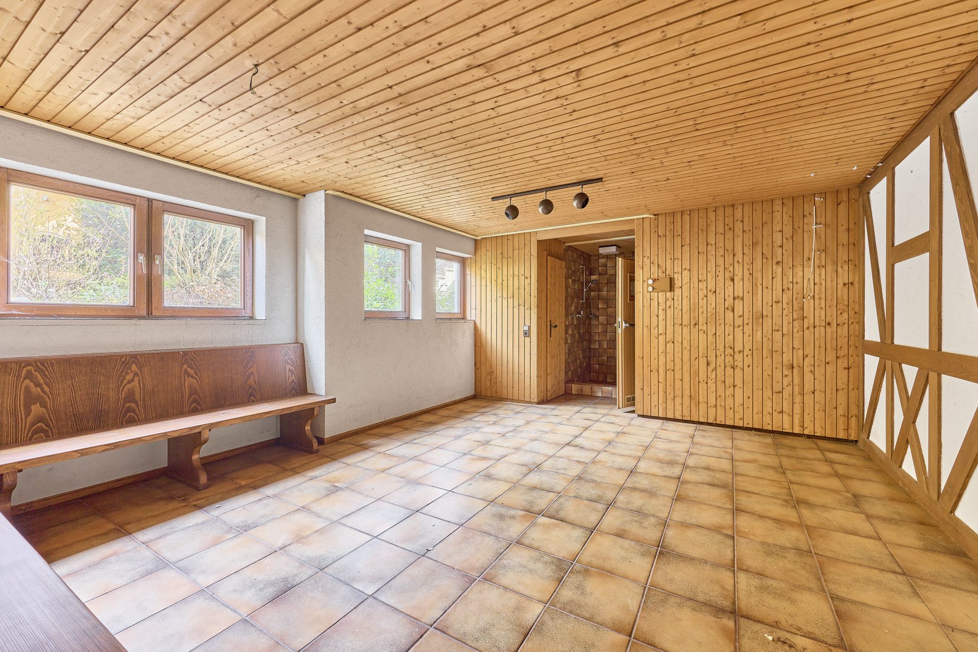Immobilienangebot - Neckargemünd - Alle - Geräumiges Einfamilienhaus mit Einliegerwohnung in Neckargemünd