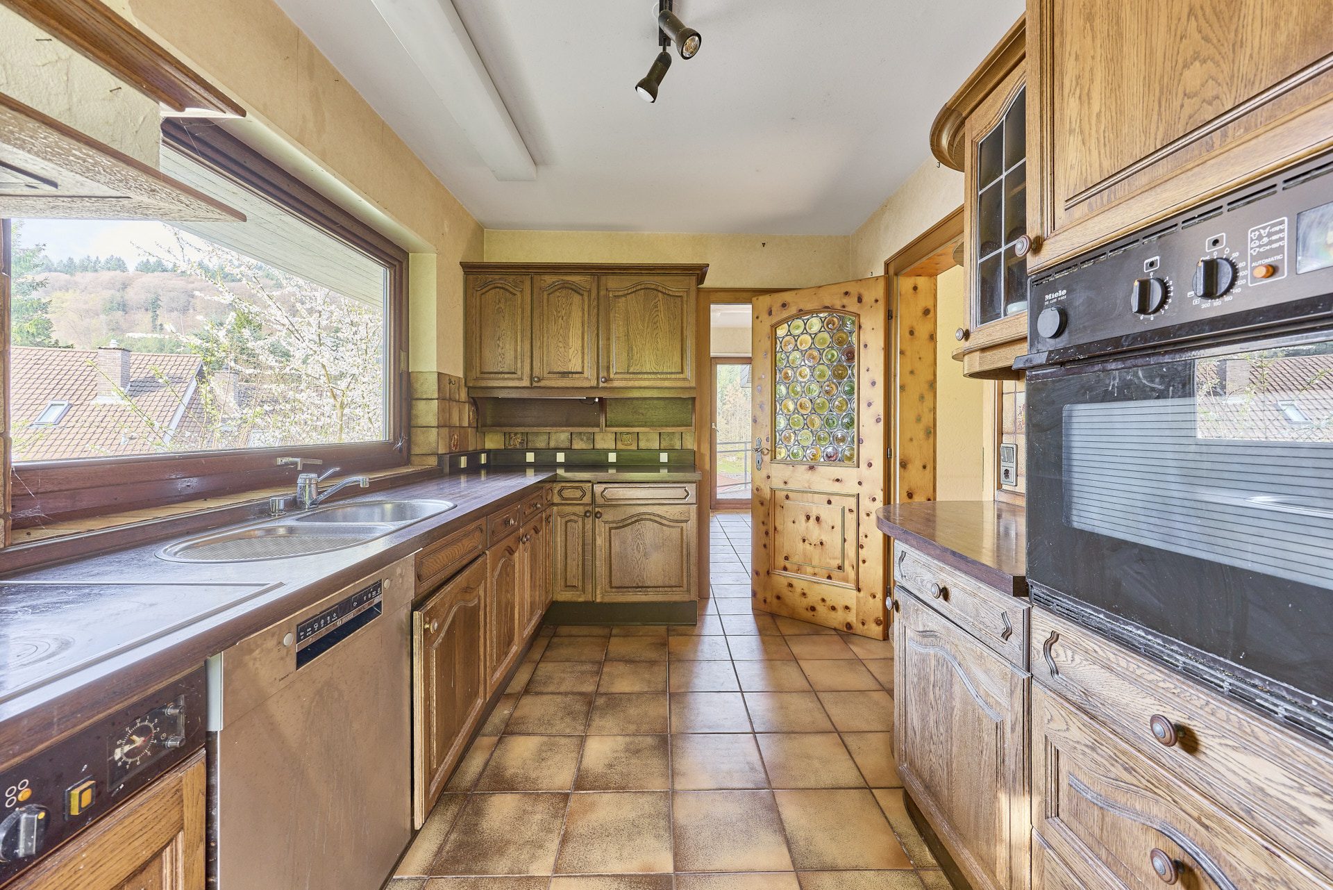 Immobilienangebot - Neckargemünd - Alle - Geräumiges Einfamilienhaus mit Einliegerwohnung in Neckargemünd
