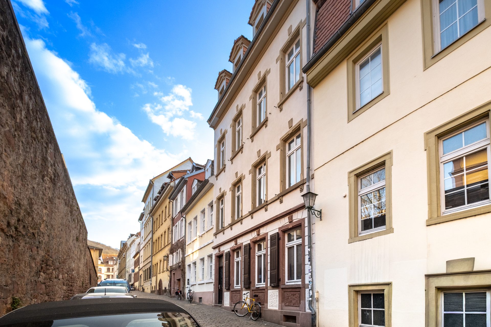 Immobilienangebot - Heidelberg - Alle - Bestlage der Heidelberger Altstadt: 2-Zimmer-Dachgeschosswohnung mit Kamin und Schlossblick
