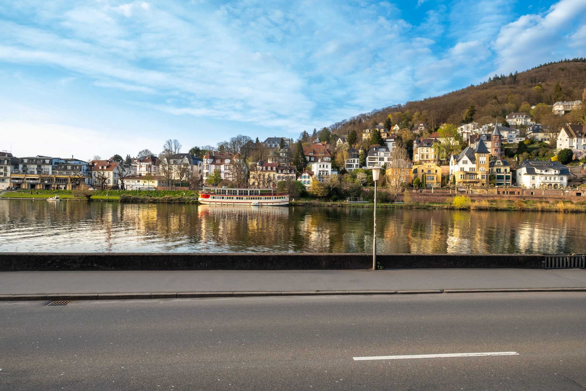 Immobilienangebot - Heidelberg - Alle - Bestlage der Heidelberger Altstadt: 2-Zimmer-Dachgeschosswohnung mit Kamin und Schlossblick
