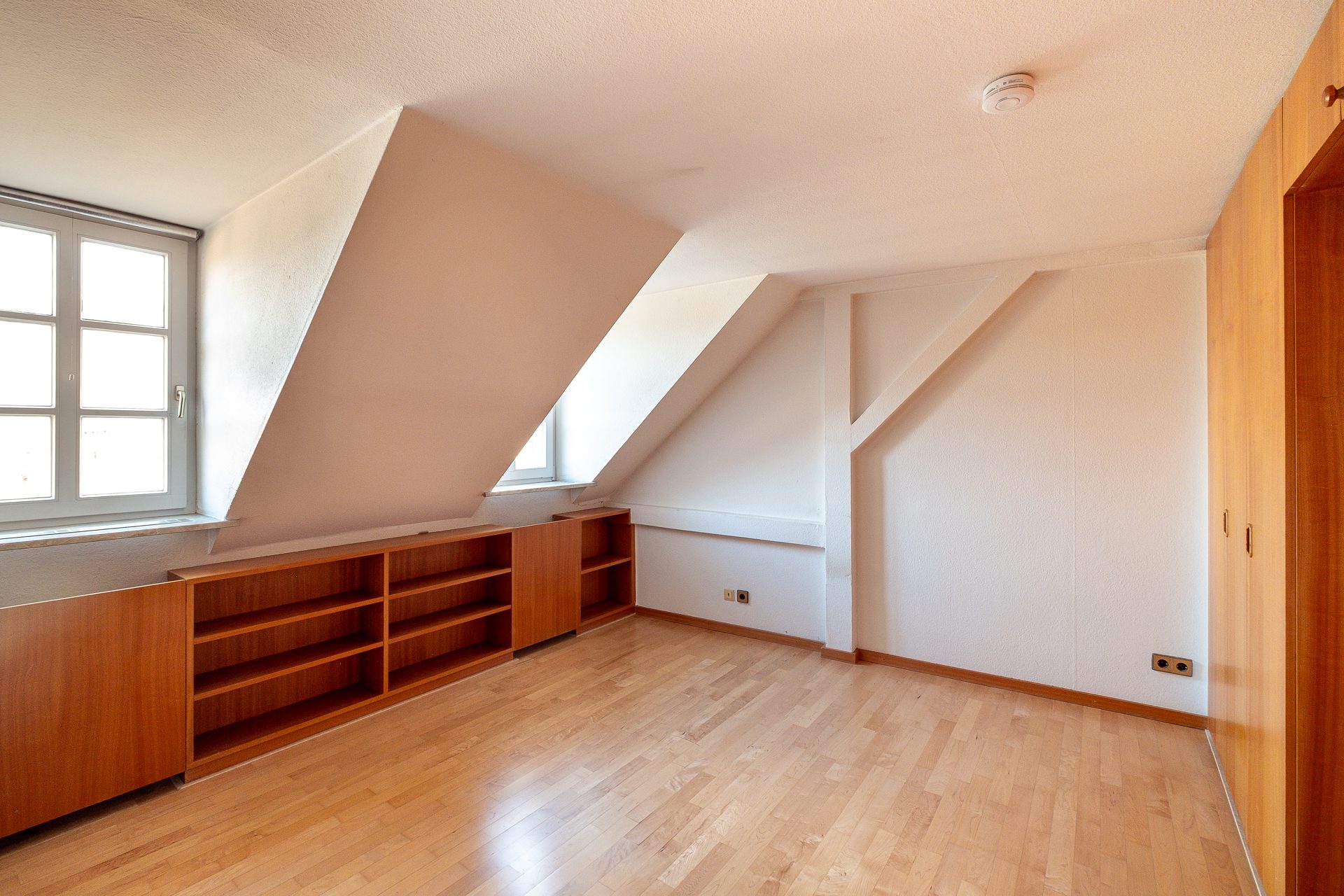 Immobilienangebot - Heidelberg - Alle - Bestlage der Heidelberger Altstadt: 2-Zimmer-Dachgeschosswohnung mit Kamin und Schlossblick