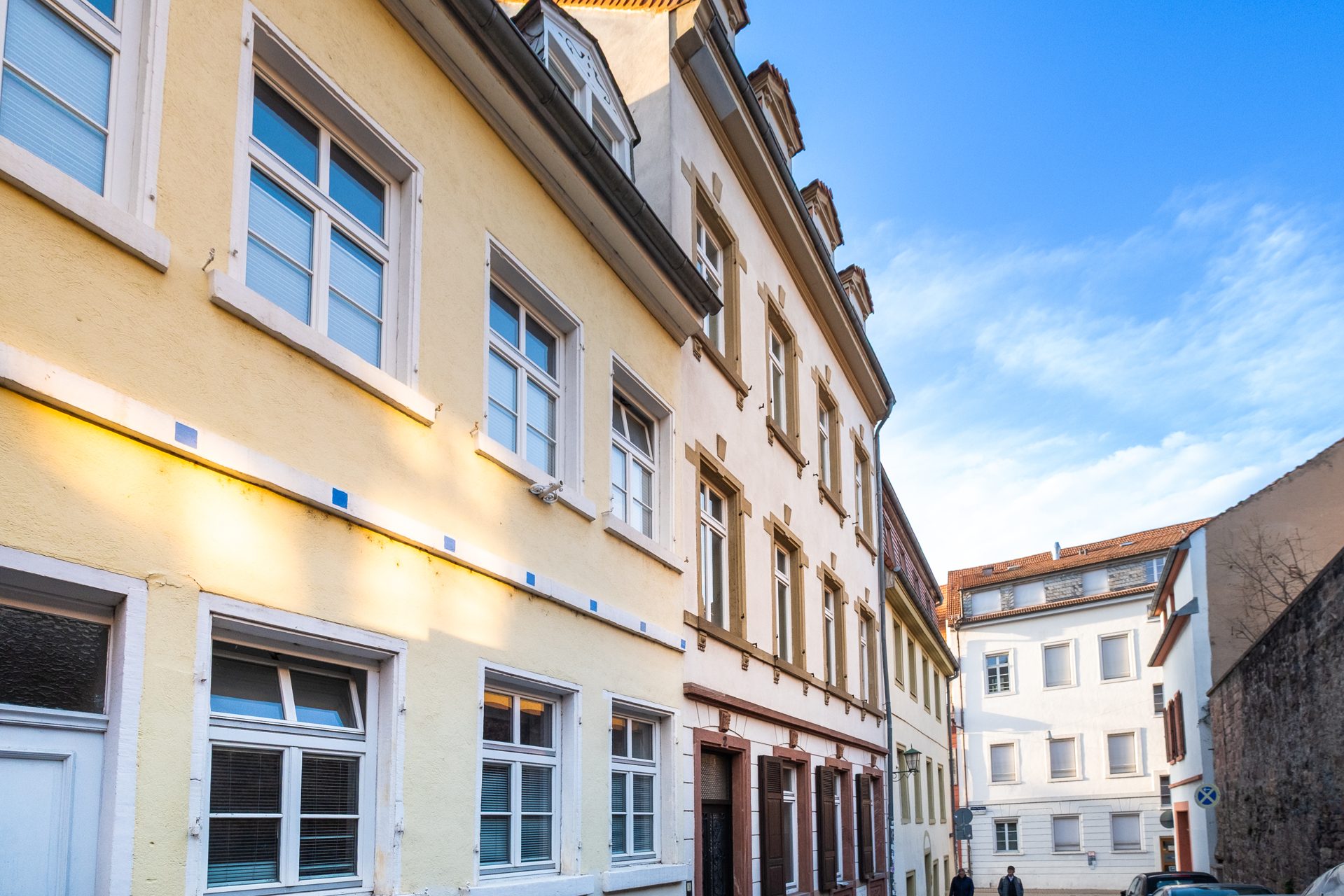 Immobilienangebot - Heidelberg - Alle - Bestlage der Heidelberger Altstadt: 2-Zimmer-Dachgeschosswohnung mit Kamin und Schlossblick