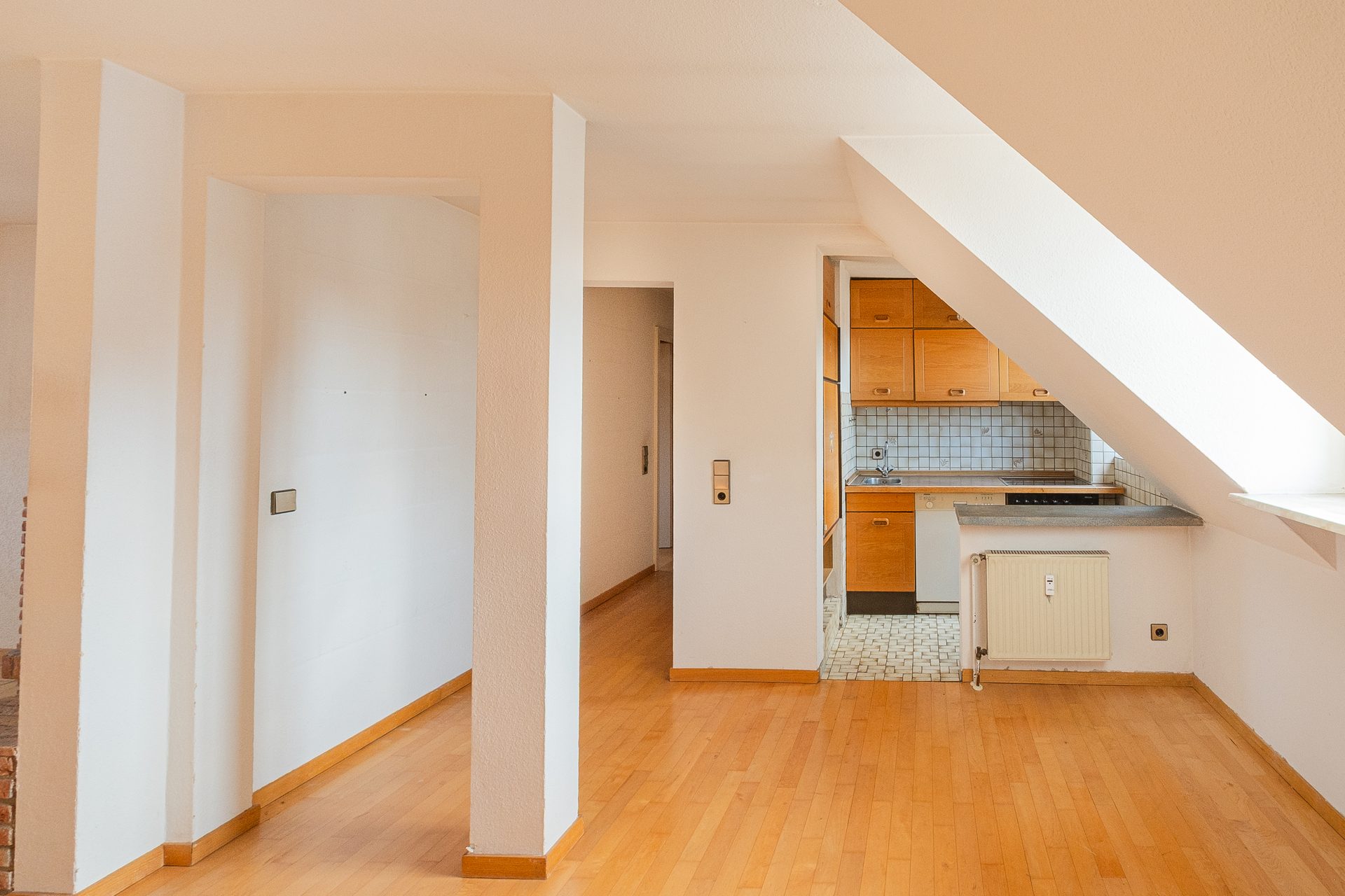 Immobilienangebot - Heidelberg - Alle - Bestlage der Heidelberger Altstadt: 2-Zimmer-Dachgeschosswohnung mit Kamin und Schlossblick