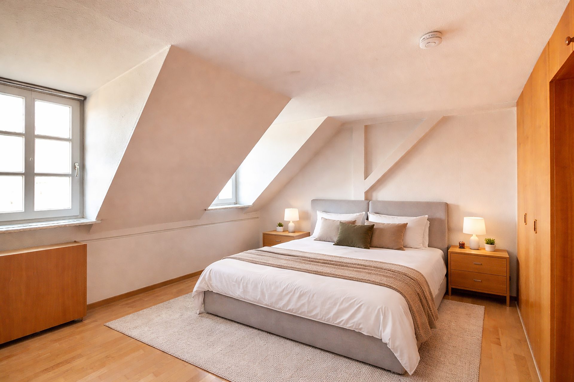 Immobilienangebot - Heidelberg - Alle - Bestlage der Heidelberger Altstadt: 2-Zimmer-Dachgeschosswohnung mit Kamin und Schlossblick