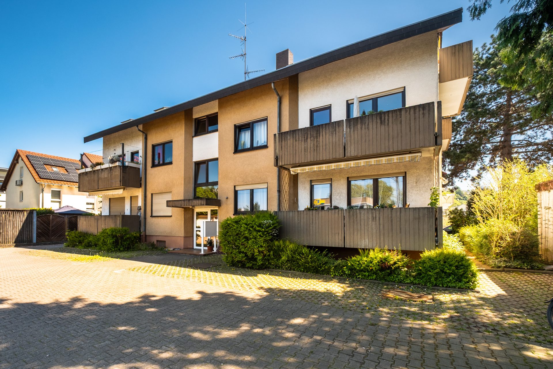 Immobilienangebot - Schriesheim - Alle - Beliebte Lage in Schriesheim: 2-Zimmer-Wohnung mit Südwestbalkon und Stellplatz
