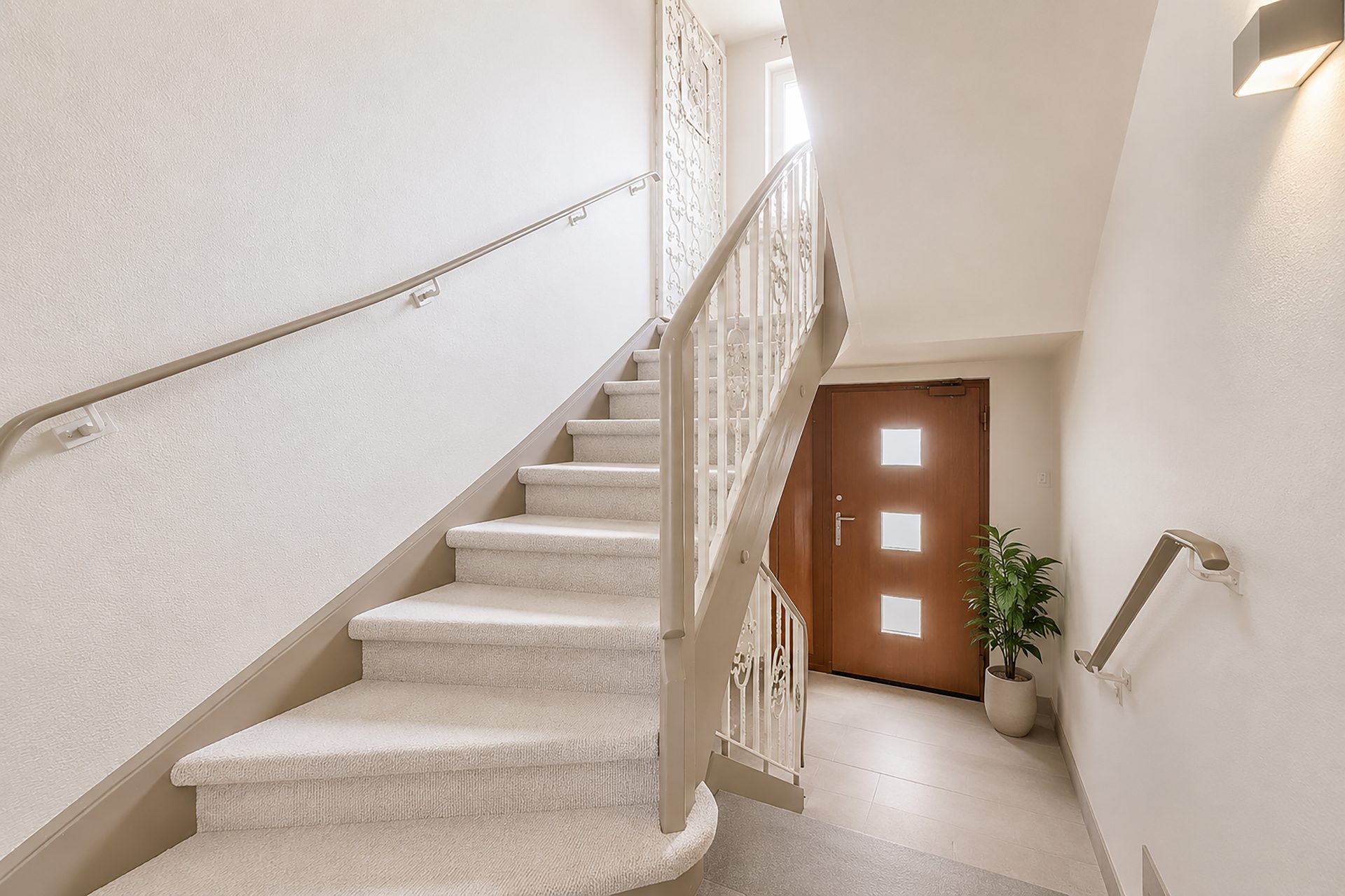 Immobilienangebot - Mannheim - Alle - Zweifamilienhaus mit ausgebautem Dach im Dornröschenschlaf