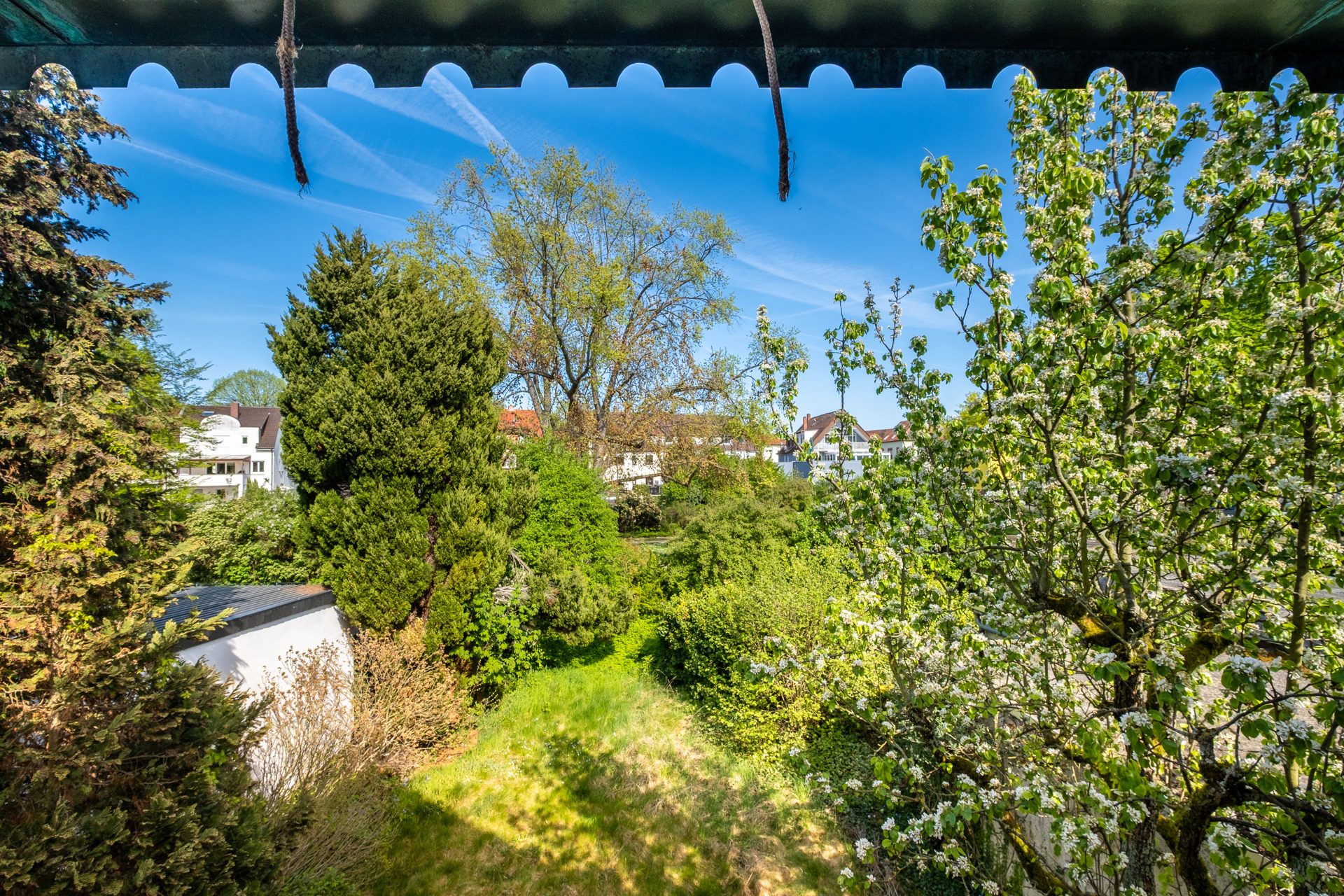Immobilienangebot - Mannheim - Alle - Zweifamilienhaus mit ausgebautem Dach im Dornröschenschlaf