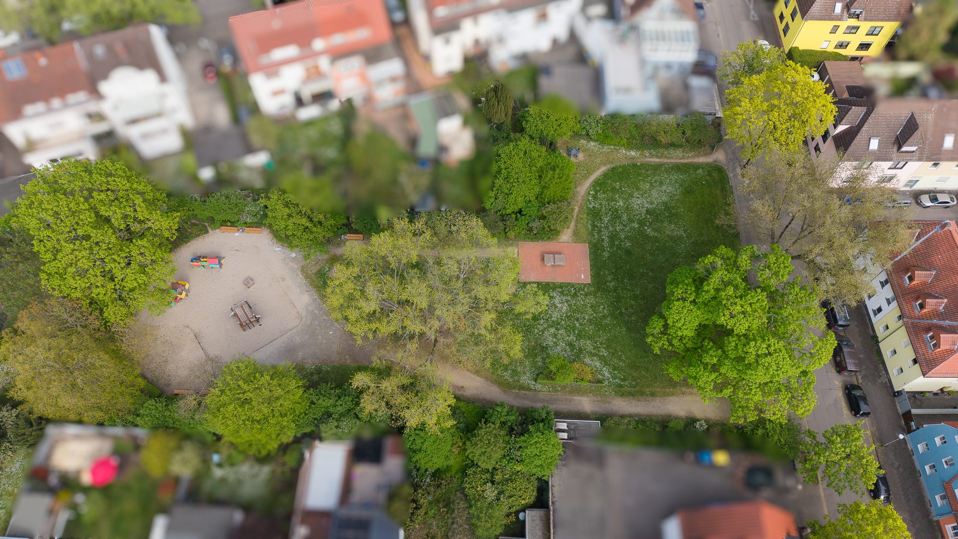 Immobilienangebot - Mannheim - Alle - Zweifamilienhaus mit ausgebautem Dach im Dornröschenschlaf