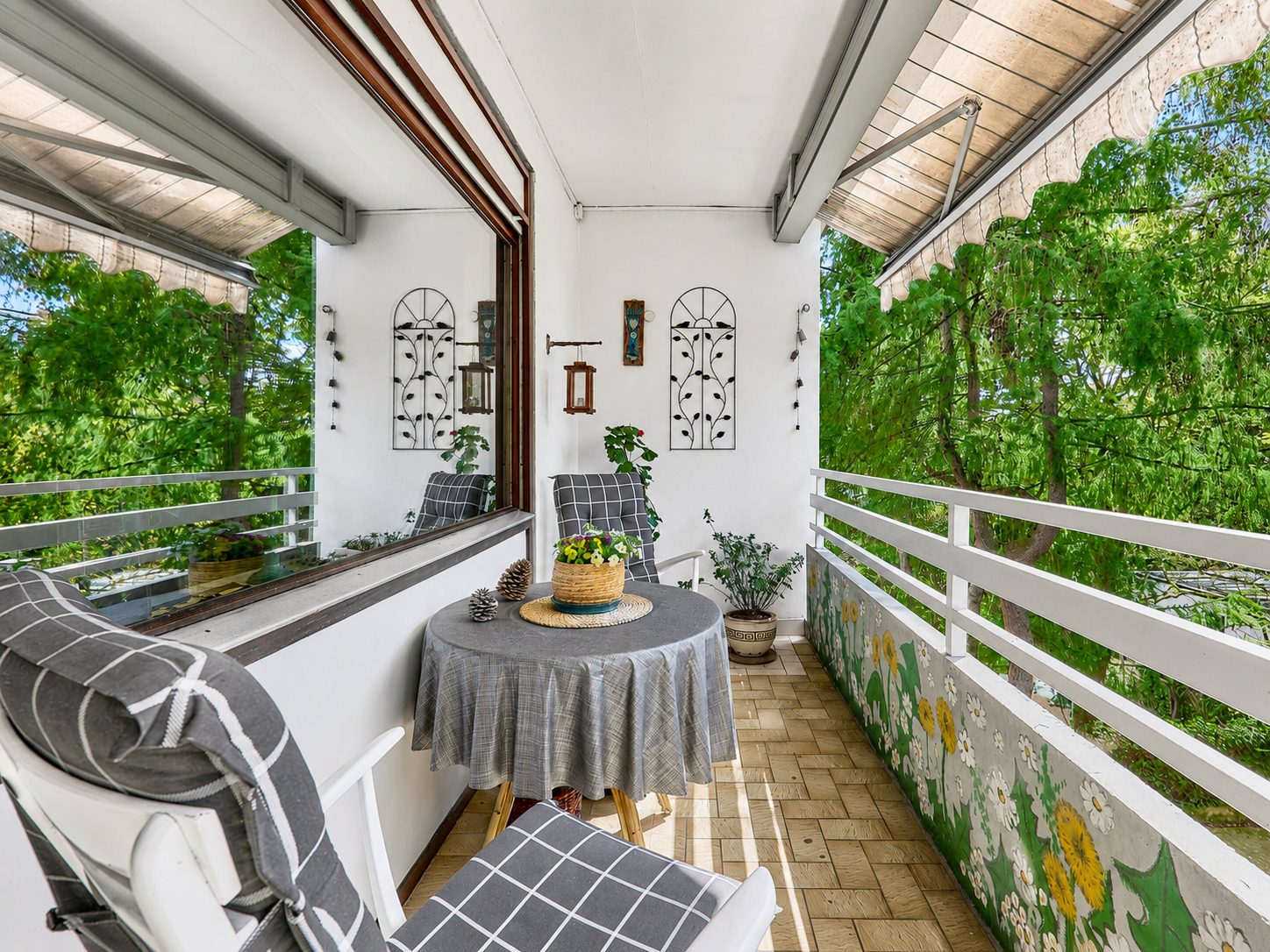 Immobilienangebot - Heidelberg - Alle - Rarität direkt am Werderplatz: 3,5-Zimmer-Wohnung mit Balkon und Stellplatz in Heidelberg-Neuenheim