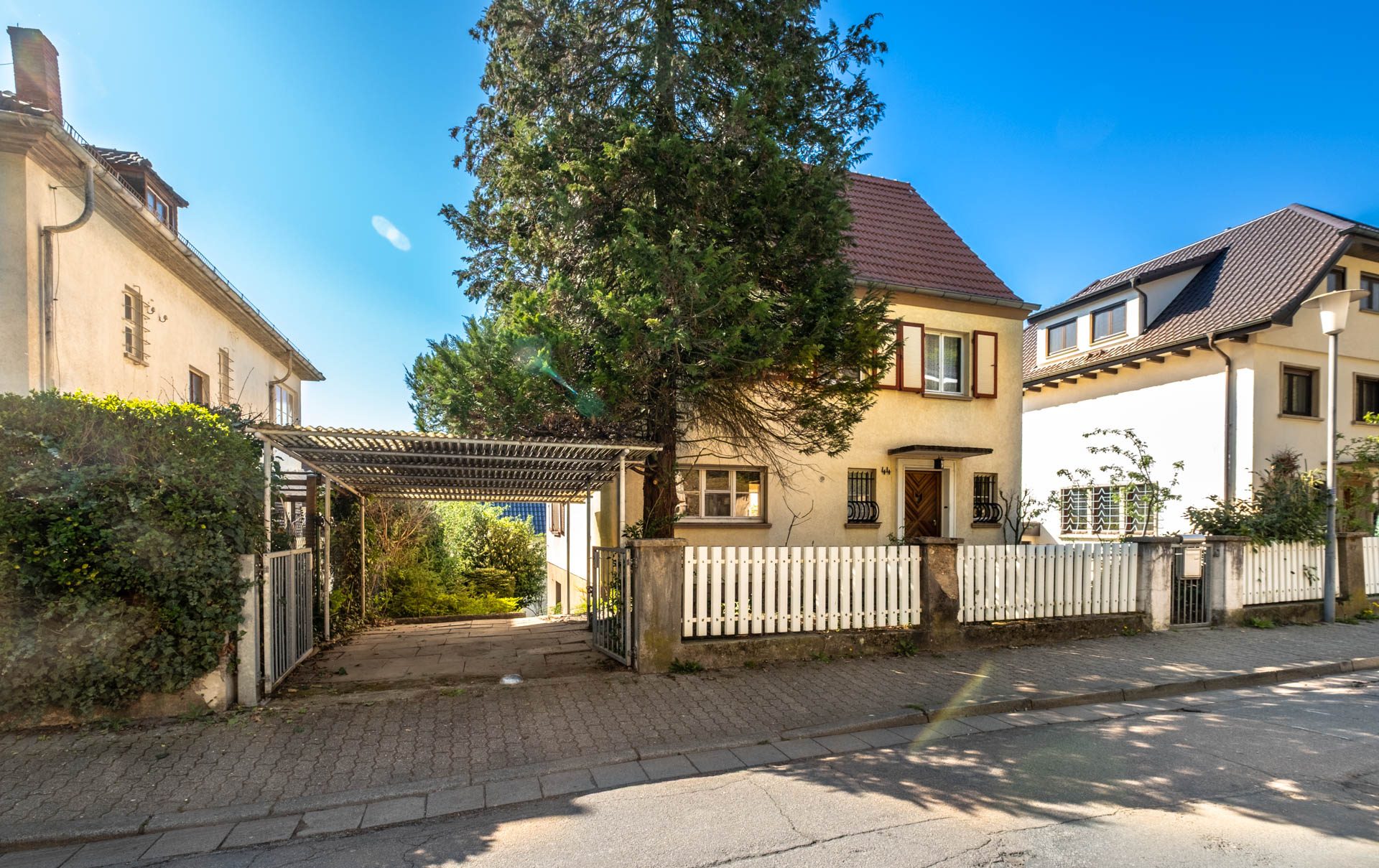Immobilienangebot - Heidelberg - Alle - Sanierungsbedürftiges Einfamilienhaus mit 7 Zimmern, 2 Balkonen, Garten und Stellplatz