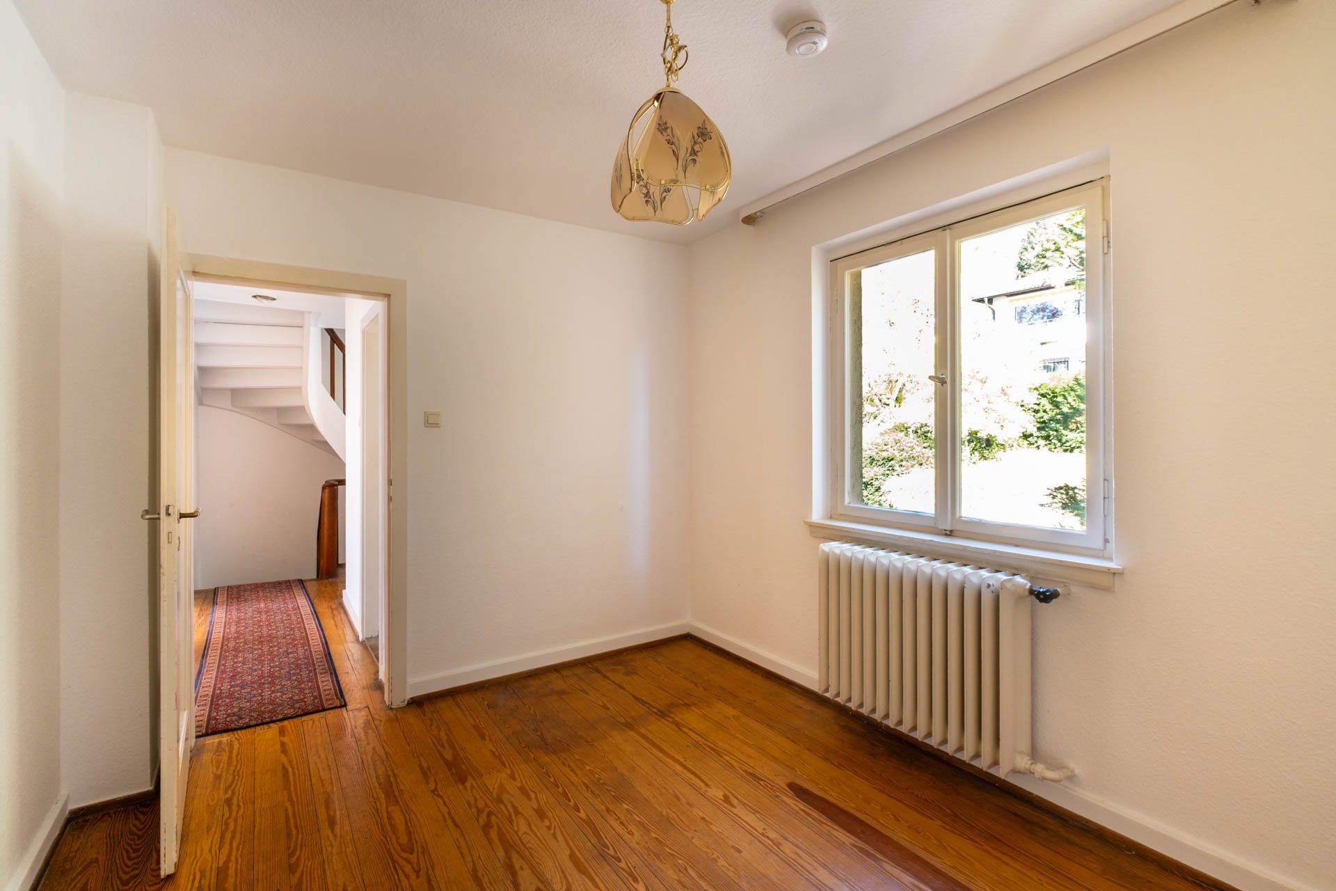 Immobilienangebot - Heidelberg - Alle - Sanierungsbedürftiges Einfamilienhaus mit 7 Zimmern, 2 Balkonen, Garten und Stellplatz