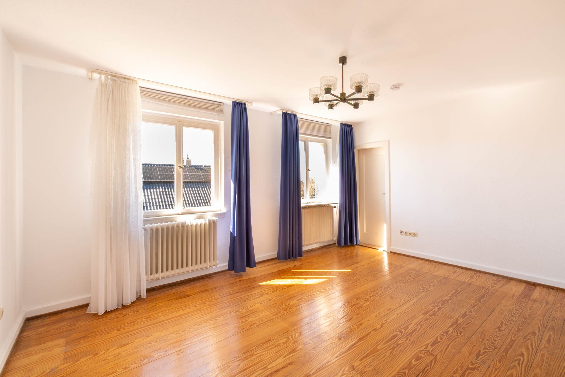 Immobilienangebot - Heidelberg - Alle - Sanierungsbedürftiges Einfamilienhaus mit 7 Zimmern, 2 Balkonen, Garten und Stellplatz