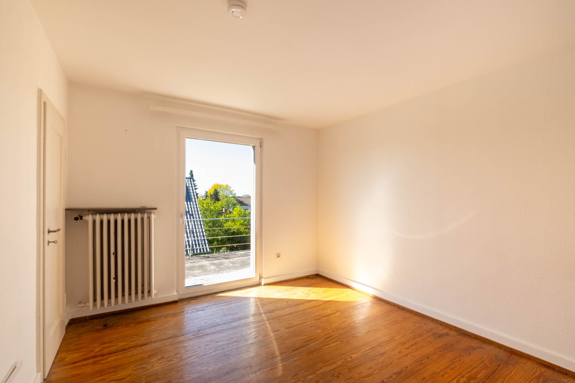 Immobilienangebot - Heidelberg - Alle - Sanierungsbedürftiges Einfamilienhaus mit 7 Zimmern, 2 Balkonen, Garten und Stellplatz