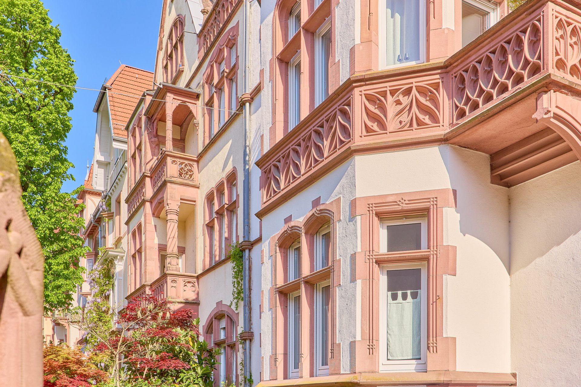 Immobilienangebot - Heidelberg - Alle - Altbaujuwel in der Heidelberger Weststadt: repräsentative 6-Zimmer-Wohnung mit Stellplatz und Balkon