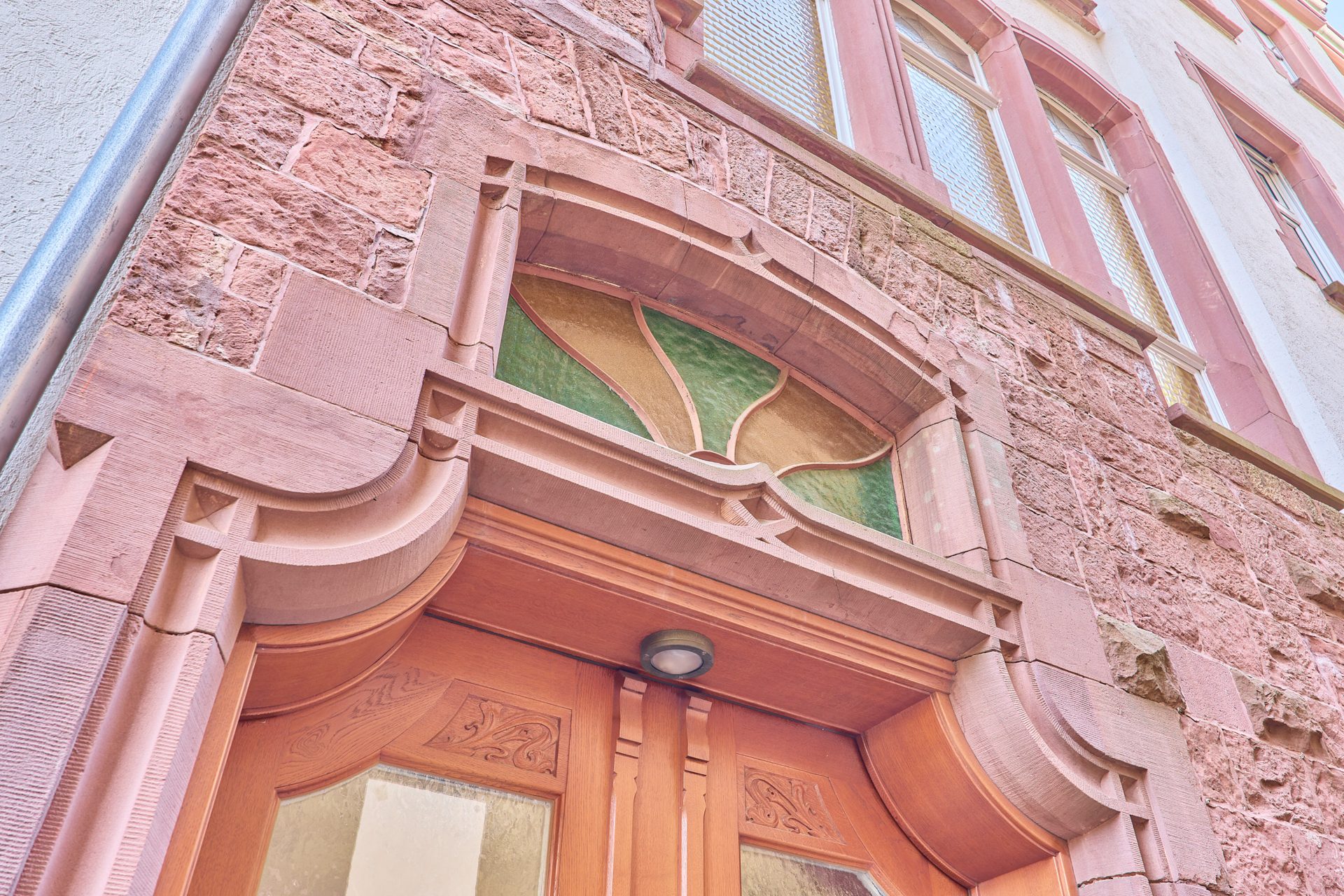 Immobilienangebot - Heidelberg - Alle - Altbaujuwel in der Heidelberger Weststadt: repräsentative 6-Zimmer-Wohnung mit Stellplatz und Balkon