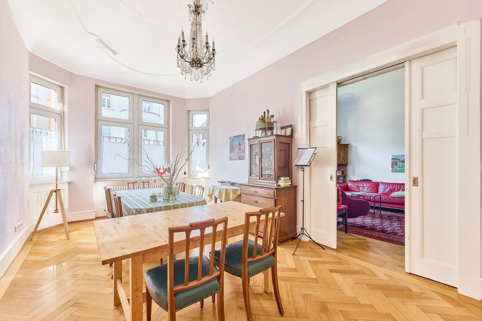 Immobilienangebot - Heidelberg - Alle - Altbaujuwel in der Heidelberger Weststadt: repräsentative 6-Zimmer-Wohnung mit Stellplatz und Balkon