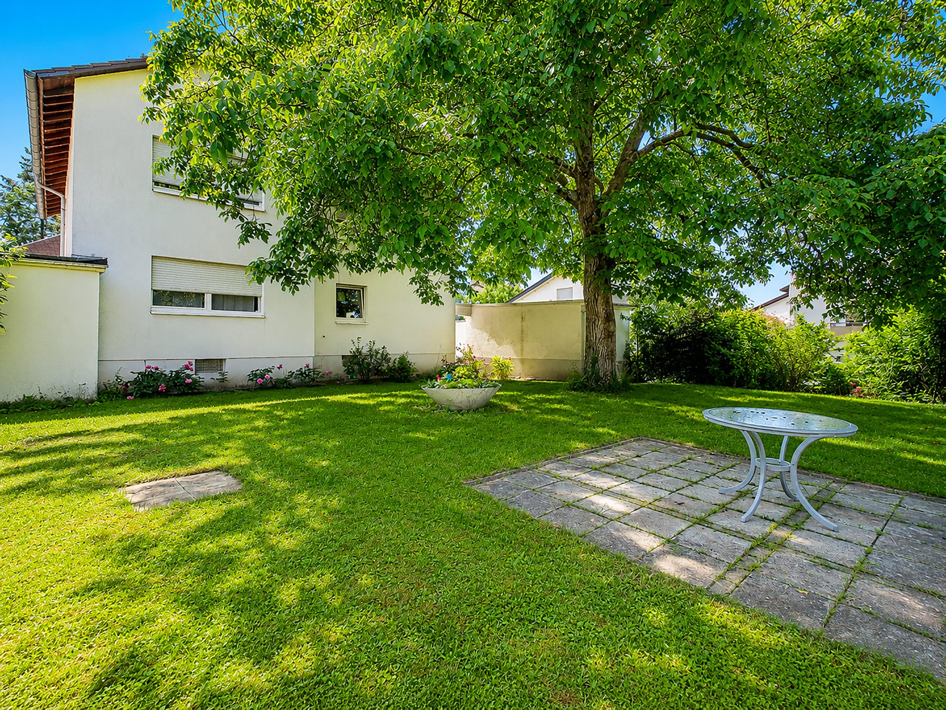 Immobilienangebot - Wiesloch - Alle - Top Kapitalanlage mit Entwicklungspotential: Dreifamilienhaus mit zwei Garagen in attraktiver Lage