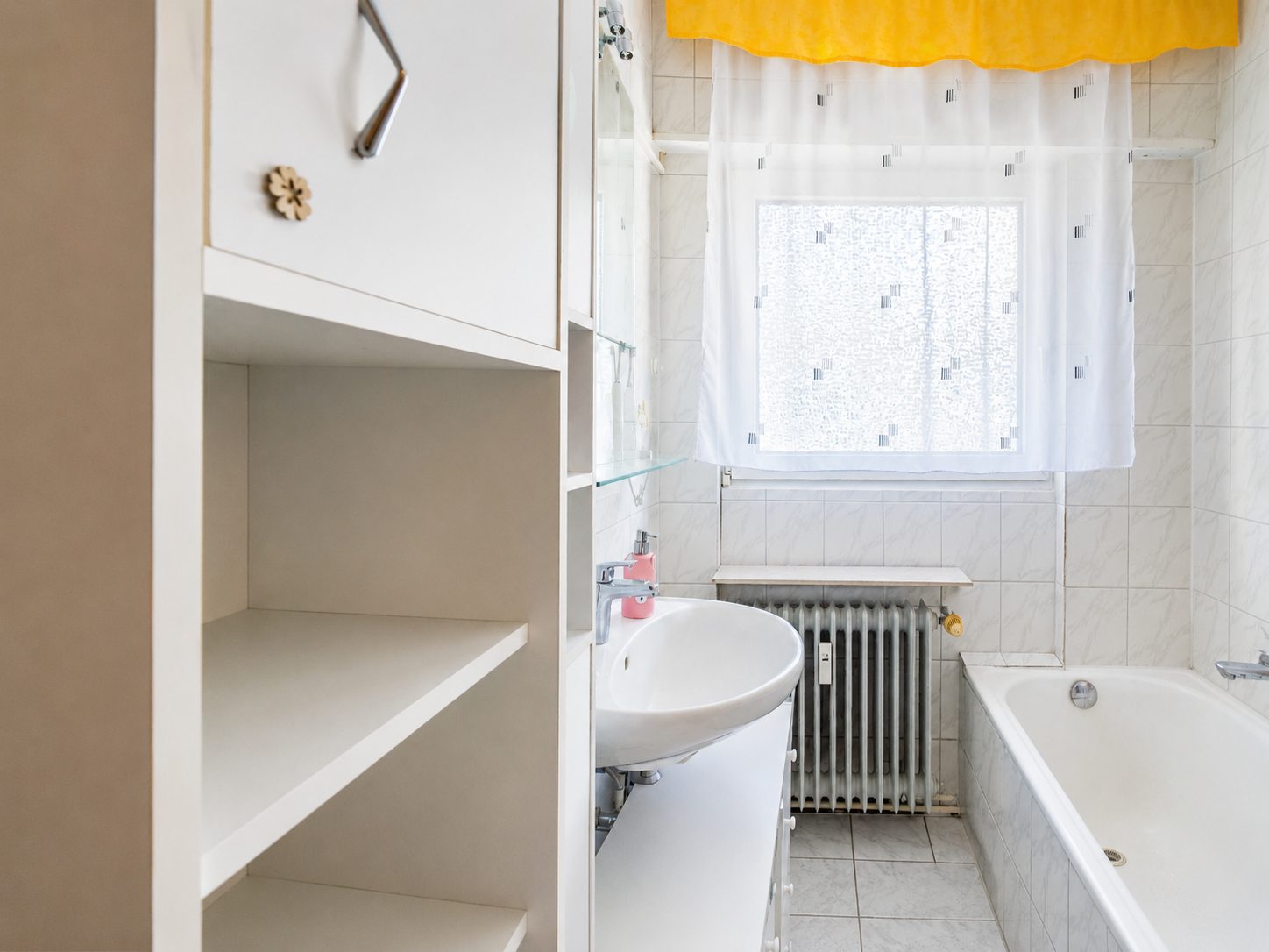 Immobilienangebot - Wiesloch - Alle - Top Kapitalanlage mit Entwicklungspotential: Dreifamilienhaus mit zwei Garagen in attraktiver Lage