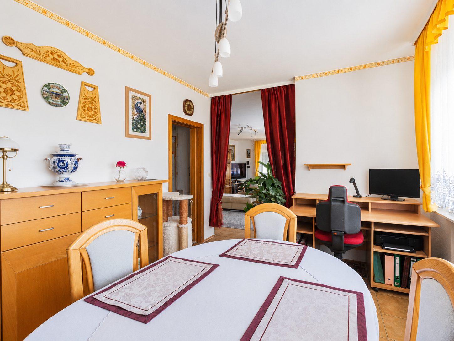 Immobilienangebot - Wiesloch - Alle - Top Kapitalanlage mit Entwicklungspotential: Dreifamilienhaus mit zwei Garagen in attraktiver Lage