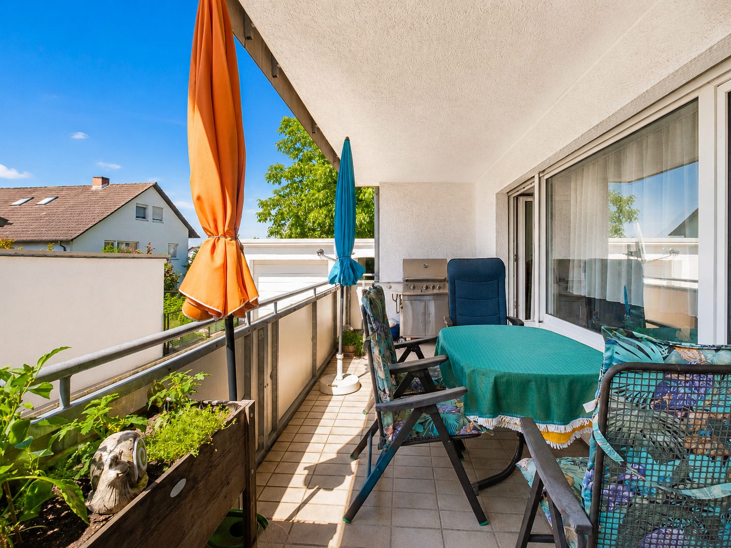 Immobilienangebot - Wiesloch - Alle - Top Kapitalanlage mit Entwicklungspotential: Dreifamilienhaus mit zwei Garagen in attraktiver Lage