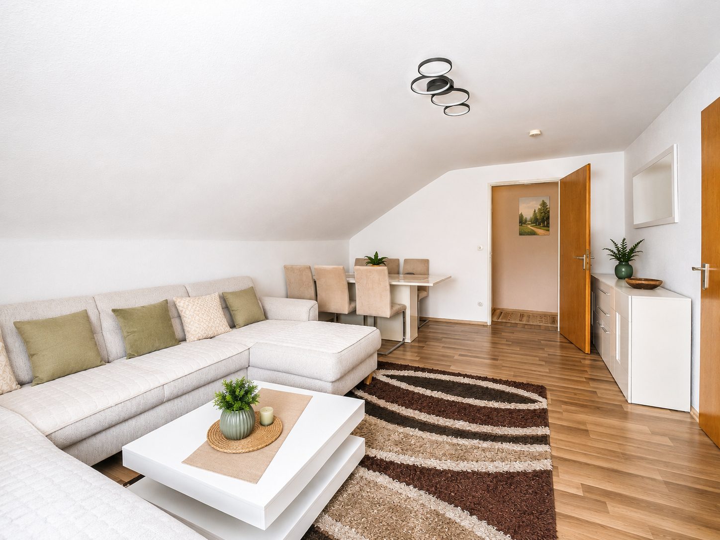 Immobilienangebot - Wiesloch - Alle - Top Kapitalanlage mit Entwicklungspotential: Dreifamilienhaus mit zwei Garagen in attraktiver Lage