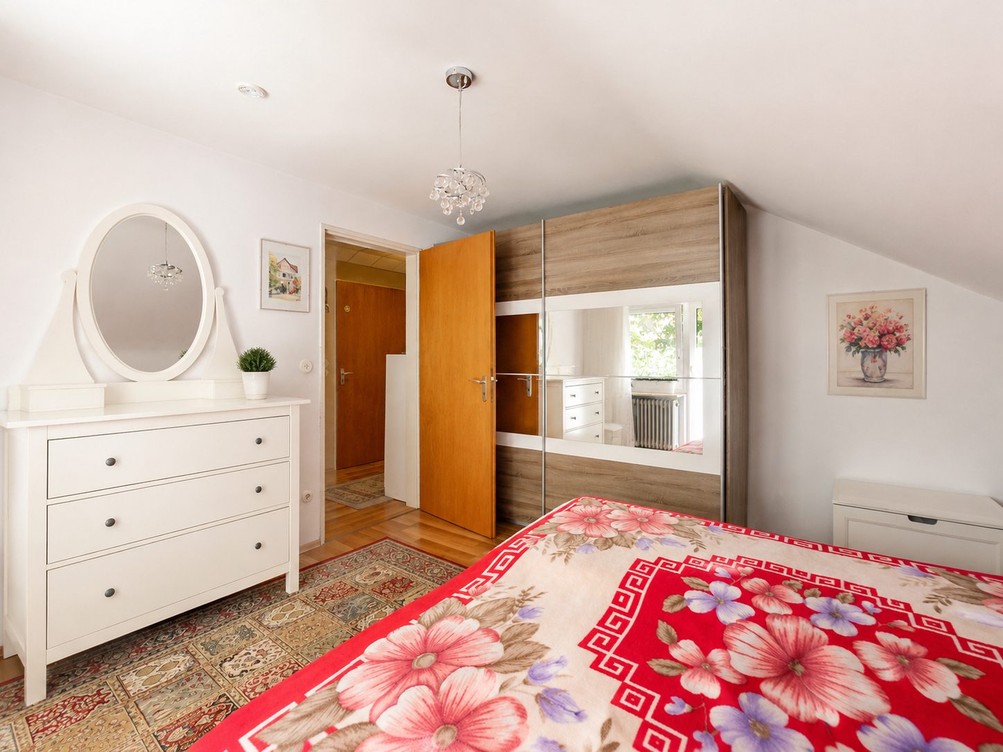 Immobilienangebot - Wiesloch - Alle - Top Kapitalanlage mit Entwicklungspotential: Dreifamilienhaus mit zwei Garagen in attraktiver Lage
