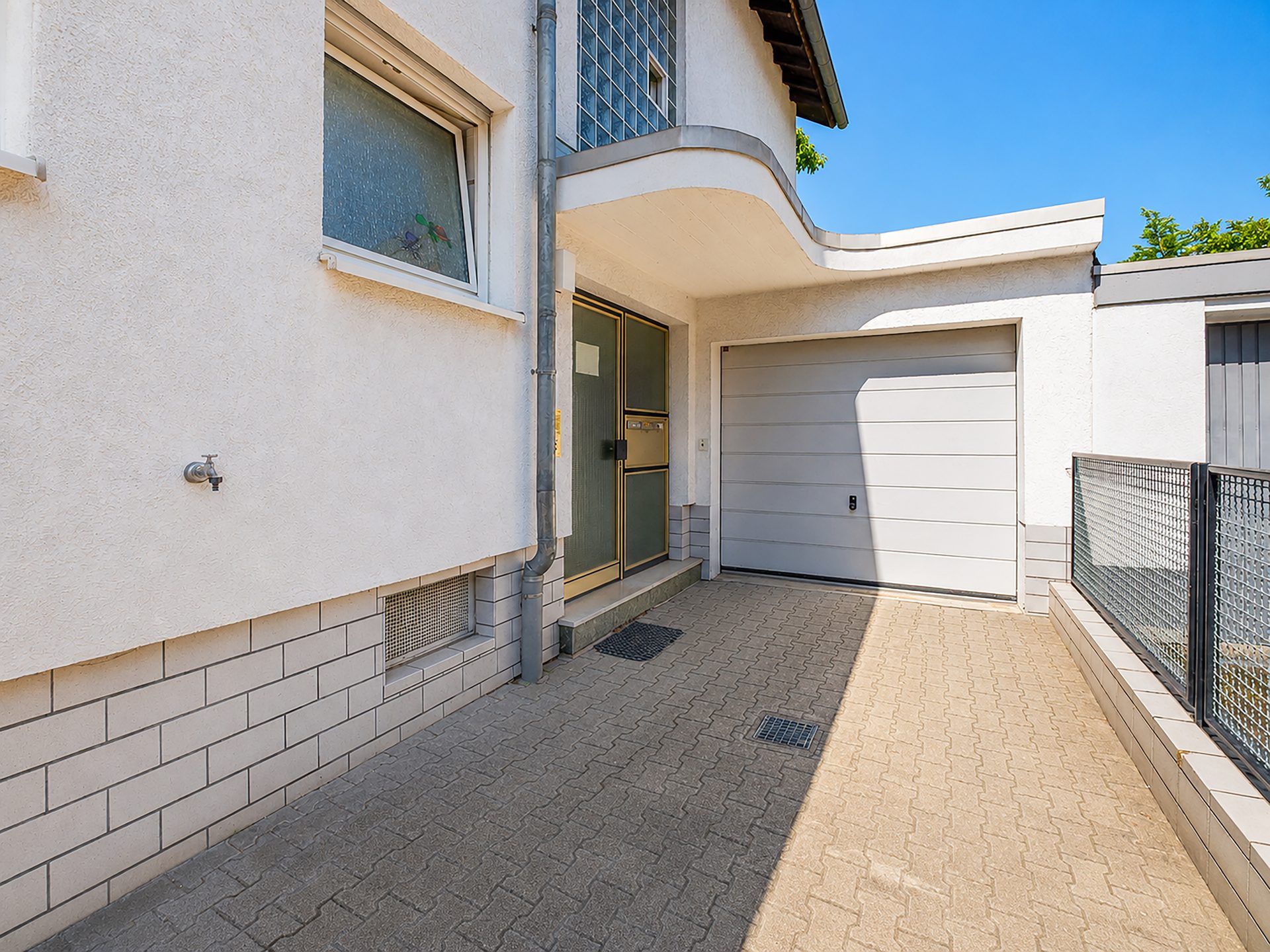 Immobilienangebot - Wiesloch - Alle - Top Kapitalanlage mit Entwicklungspotential: Dreifamilienhaus mit zwei Garagen in attraktiver Lage