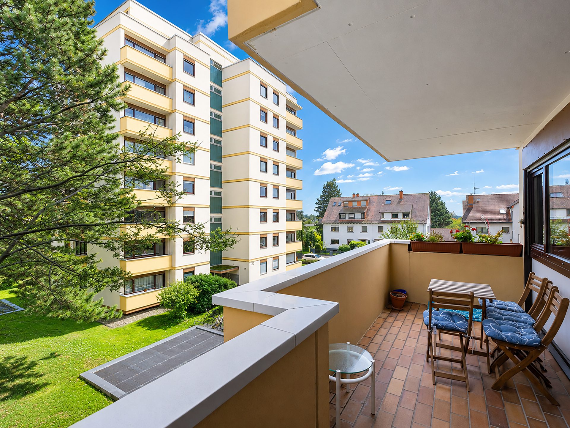 Immobilienangebot - Heidelberg - Alle - HD-Handschuhsheim:Renovierte 2-Zimmer-Wohnung mit Balkon
und Tiefgaragenstellplatz in begehrter Lage