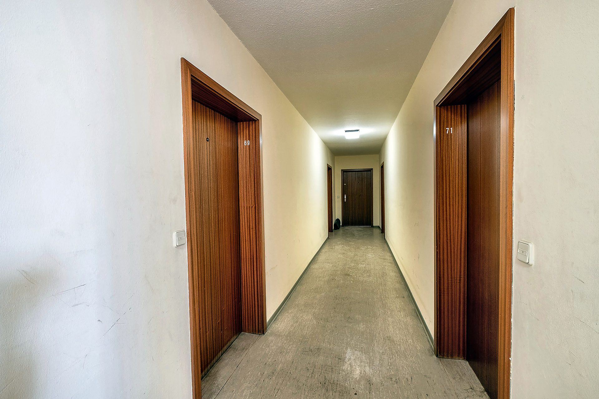Immobilienangebot - Mannheim - Alle - Top-Lage in MA-Almenhof: Leerstehendes 1-Zimmer-Studio mit Loggia, Stellplatz & Hochschulnähe
