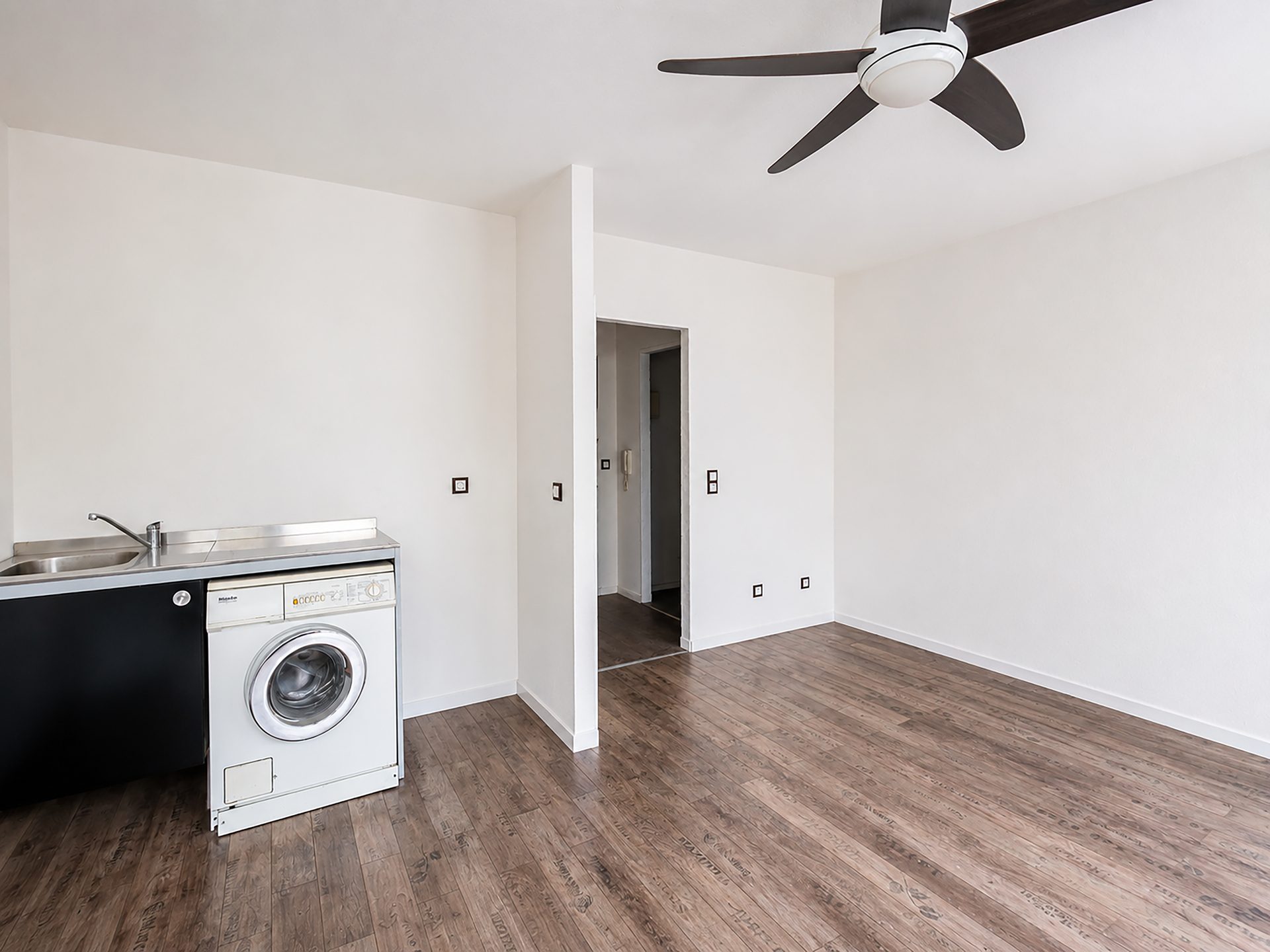Immobilienangebot - Mannheim - Alle - Top-Lage in MA-Almenhof: Leerstehendes 1-Zimmer-Studio mit Loggia, Stellplatz & Hochschulnähe