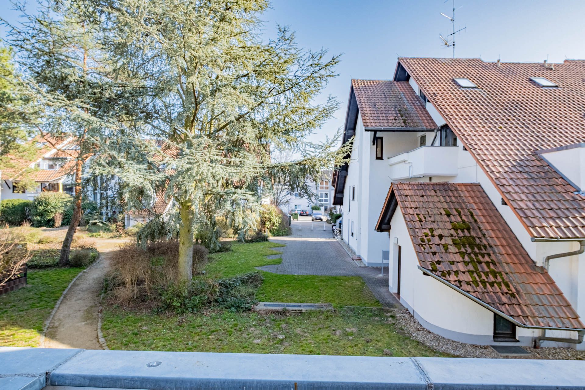 Immobilienangebot - Sandhausen - Alle - Sandhausen: Idyllisch gelegene 3-Zimmer-Wohnung mit Balkon und 2 Stellplätzen