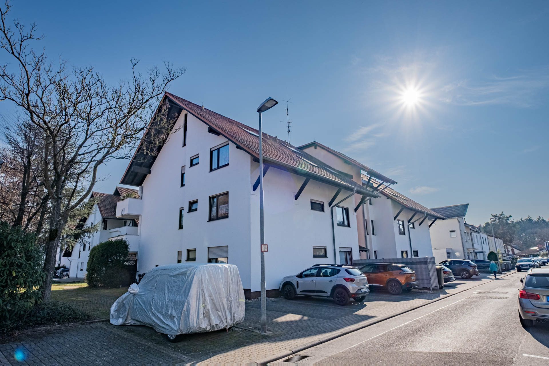Immobilienangebot - Sandhausen - Alle - Sandhausen: Idyllisch gelegene 3-Zimmer-Wohnung mit Balkon und 2 Stellplätzen