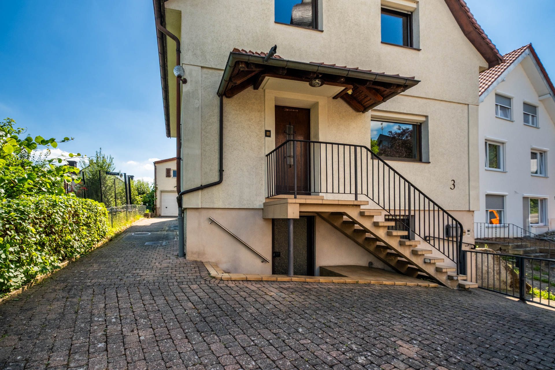 Immobilienangebot - Bammental - Alle - Klein, aber kann fein werden: Wohnhaus mit Garten, kleiner Garage und Gestaltungspotenzial