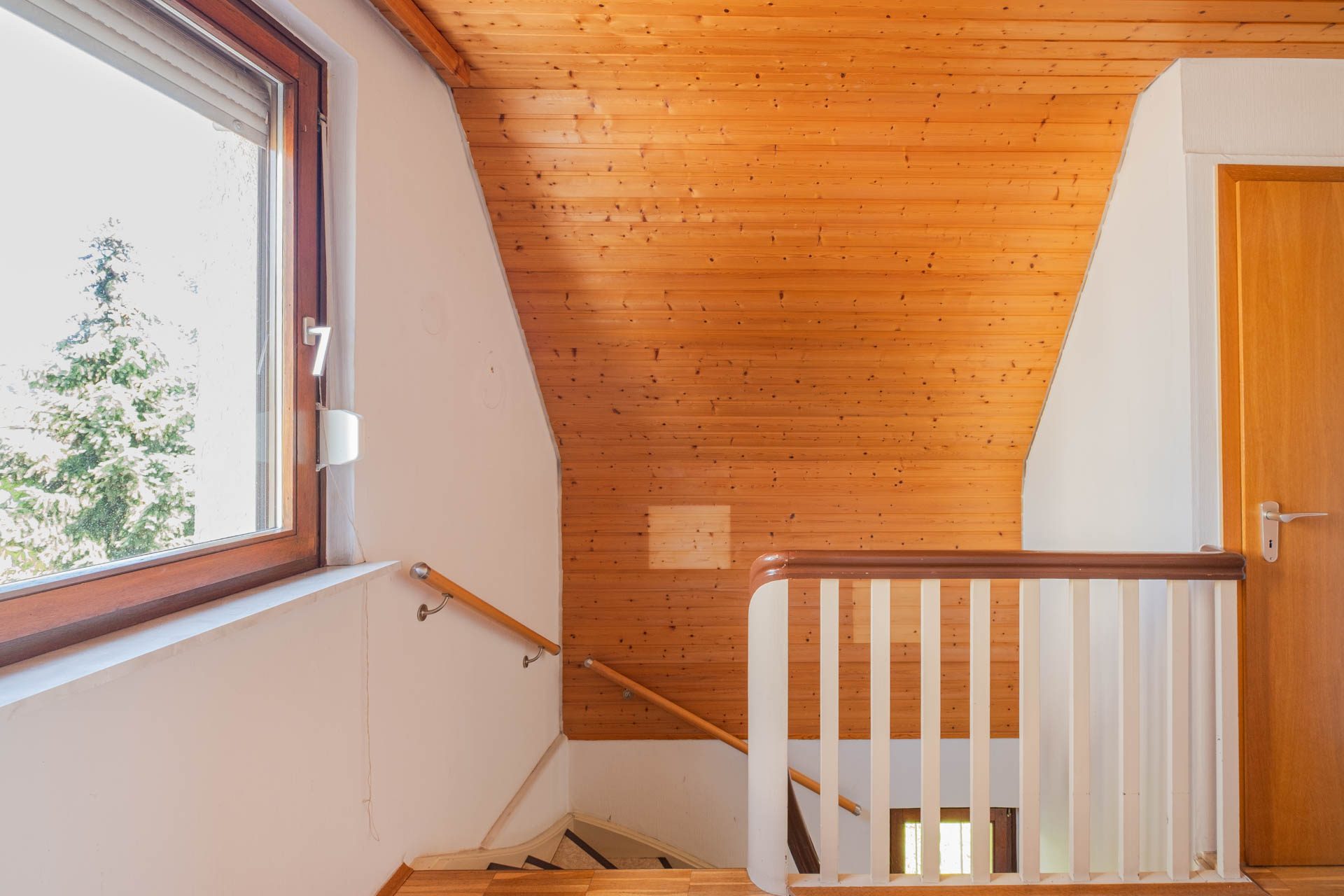 Immobilienangebot - Bammental - Alle - Klein, aber kann fein werden: Wohnhaus mit Garten, kleiner Garage und Gestaltungspotenzial