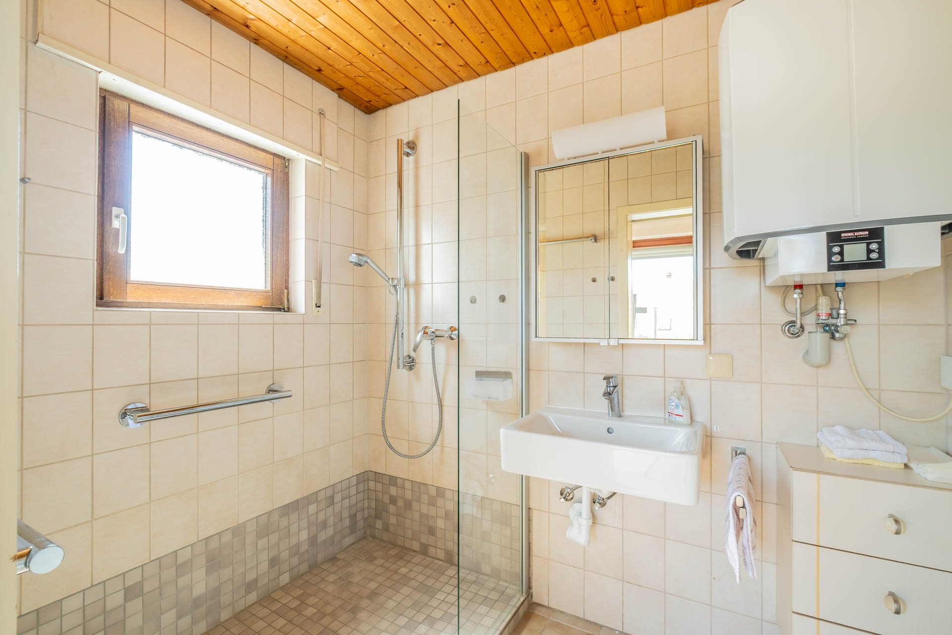 Immobilienangebot - Bammental - Alle - Klein, aber kann fein werden: Wohnhaus mit Garten, kleiner Garage und Gestaltungspotenzial