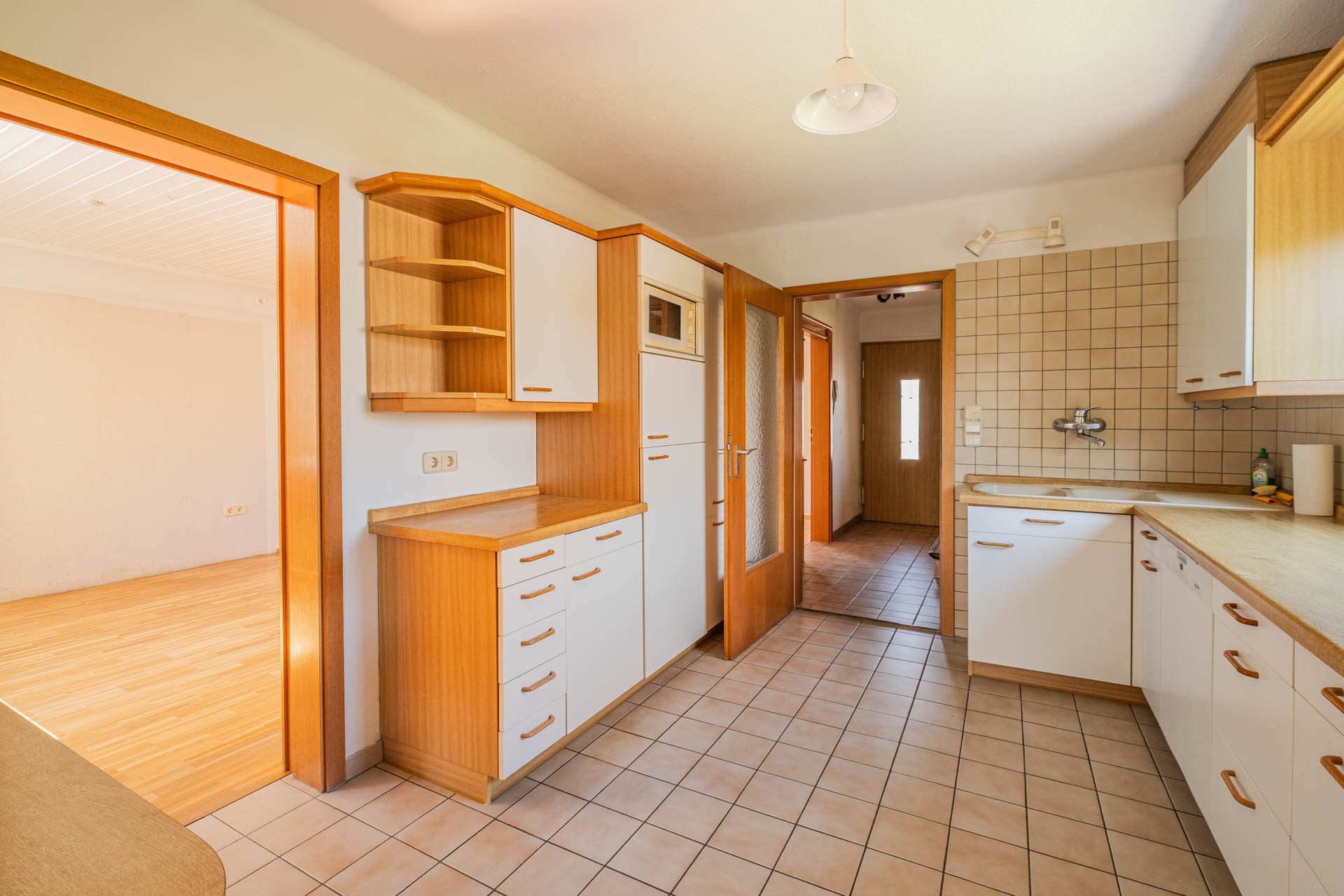 Immobilienangebot - Bammental - Alle - Klein, aber kann fein werden: Wohnhaus mit Garten, kleiner Garage und Gestaltungspotenzial