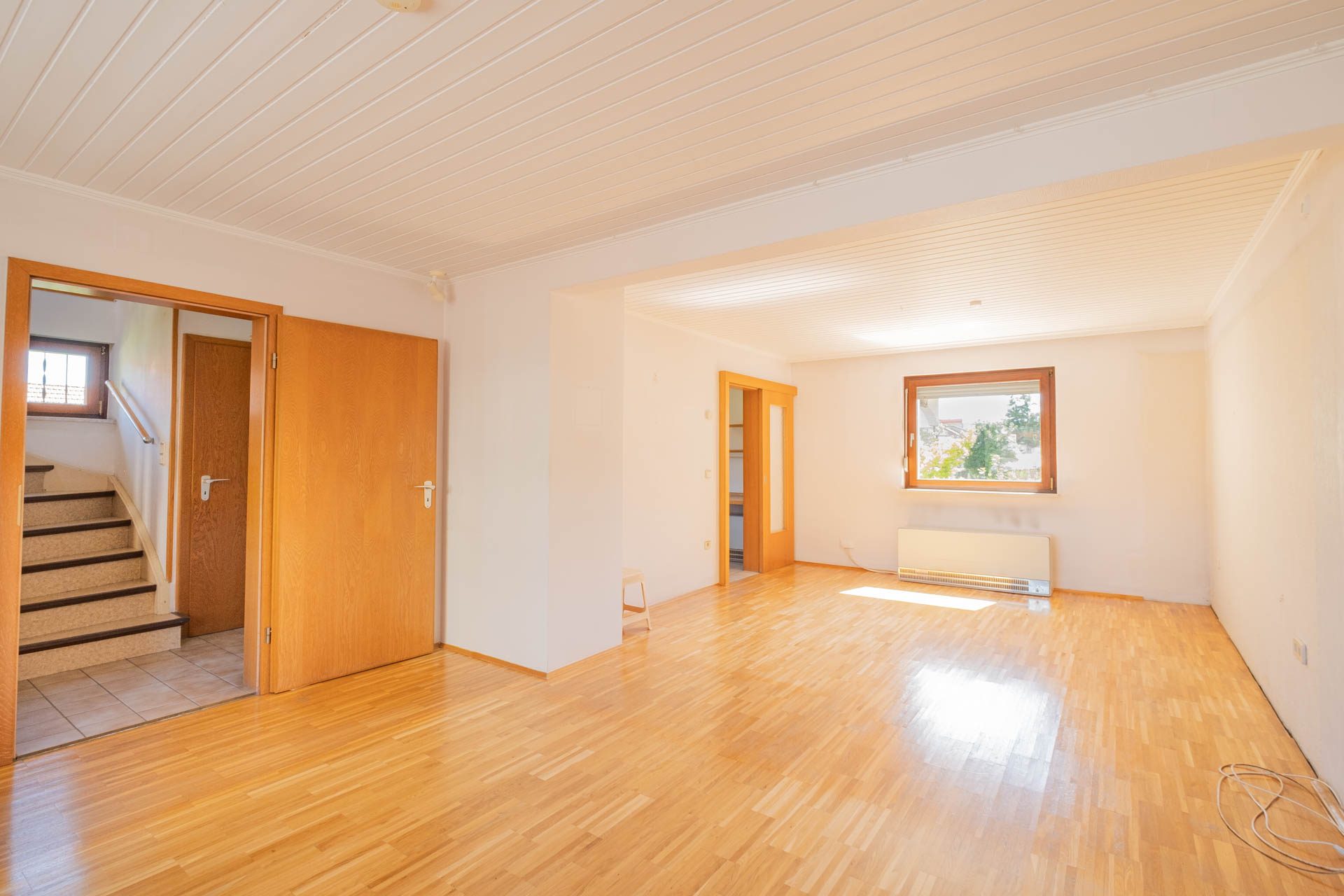Immobilienangebot - Bammental - Alle - Klein, aber kann fein werden: Wohnhaus mit Garten, kleiner Garage und Gestaltungspotenzial