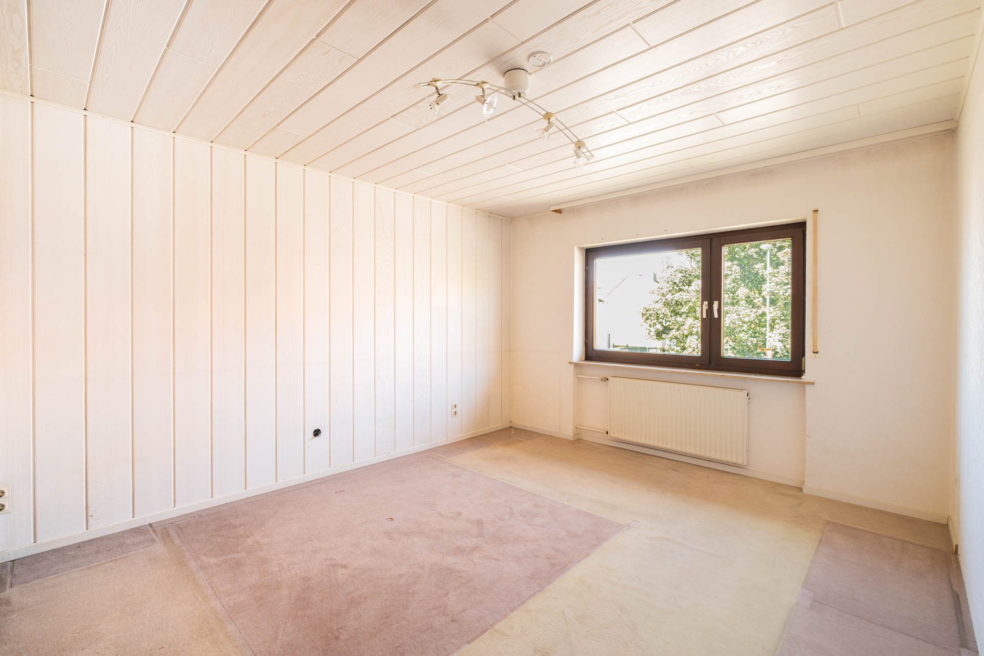 Immobilienangebot - Hockenheim - Alle - Erbpachtanwesen in Hockenheim: Doppelhaushälfte mit Garten, Garage und Gestaltungspotenzial