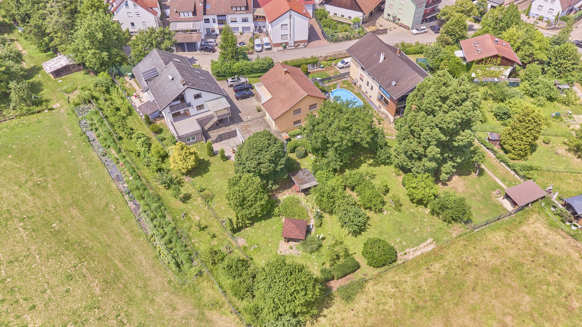 Immobilienangebot - Wiesenbach - Alle - MFH mit weitläufigem Garten, Naturblick und Urlaubsgefühlen - ideal für Eigennutzer & Kapitalanleger