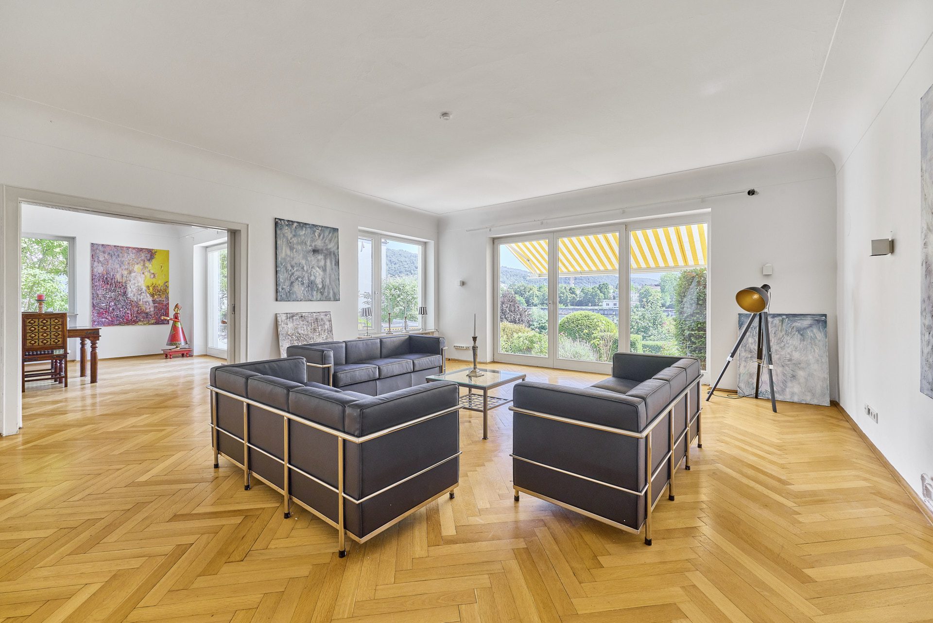 Immobilienangebot - Heidelberg - Alle - Wohnen in erster Reihe: Repräsentative Stadtvilla direkt am Neckar in HD-Neuenheim