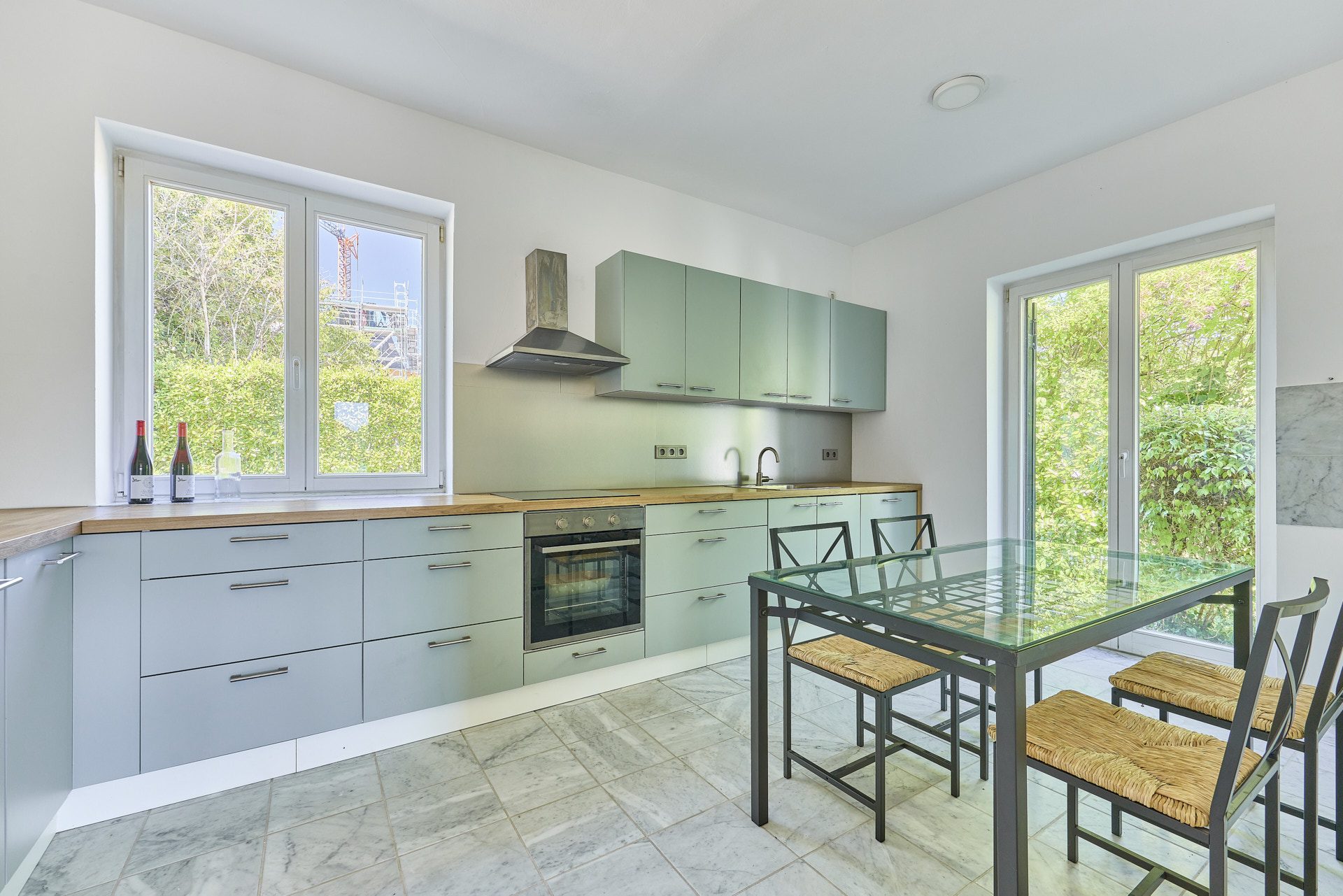 Immobilienangebot - Heidelberg - Alle - Wohnen in erster Reihe: Repräsentative Stadtvilla direkt am Neckar in HD-Neuenheim