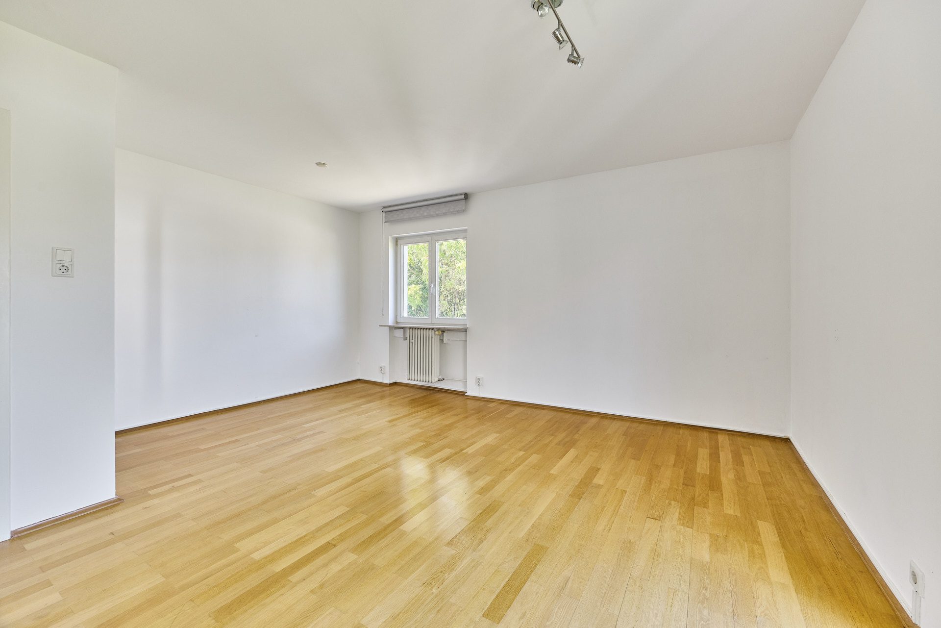 Immobilienangebot - Heidelberg - Alle - Wohnen in erster Reihe: Repräsentative Stadtvilla direkt am Neckar in HD-Neuenheim