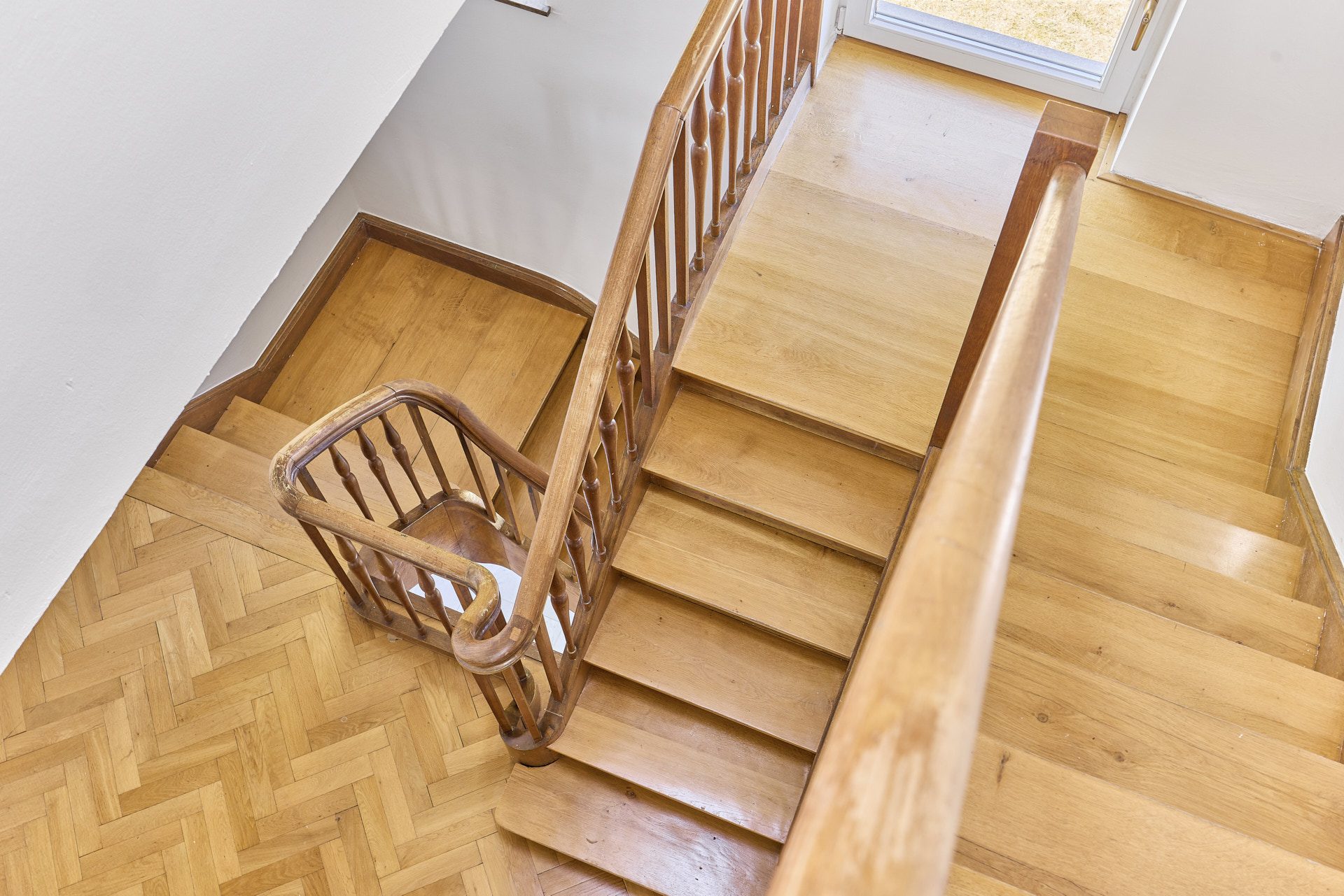 Immobilienangebot - Heidelberg - Alle - Wohnen in erster Reihe: Repräsentative Stadtvilla direkt am Neckar in HD-Neuenheim