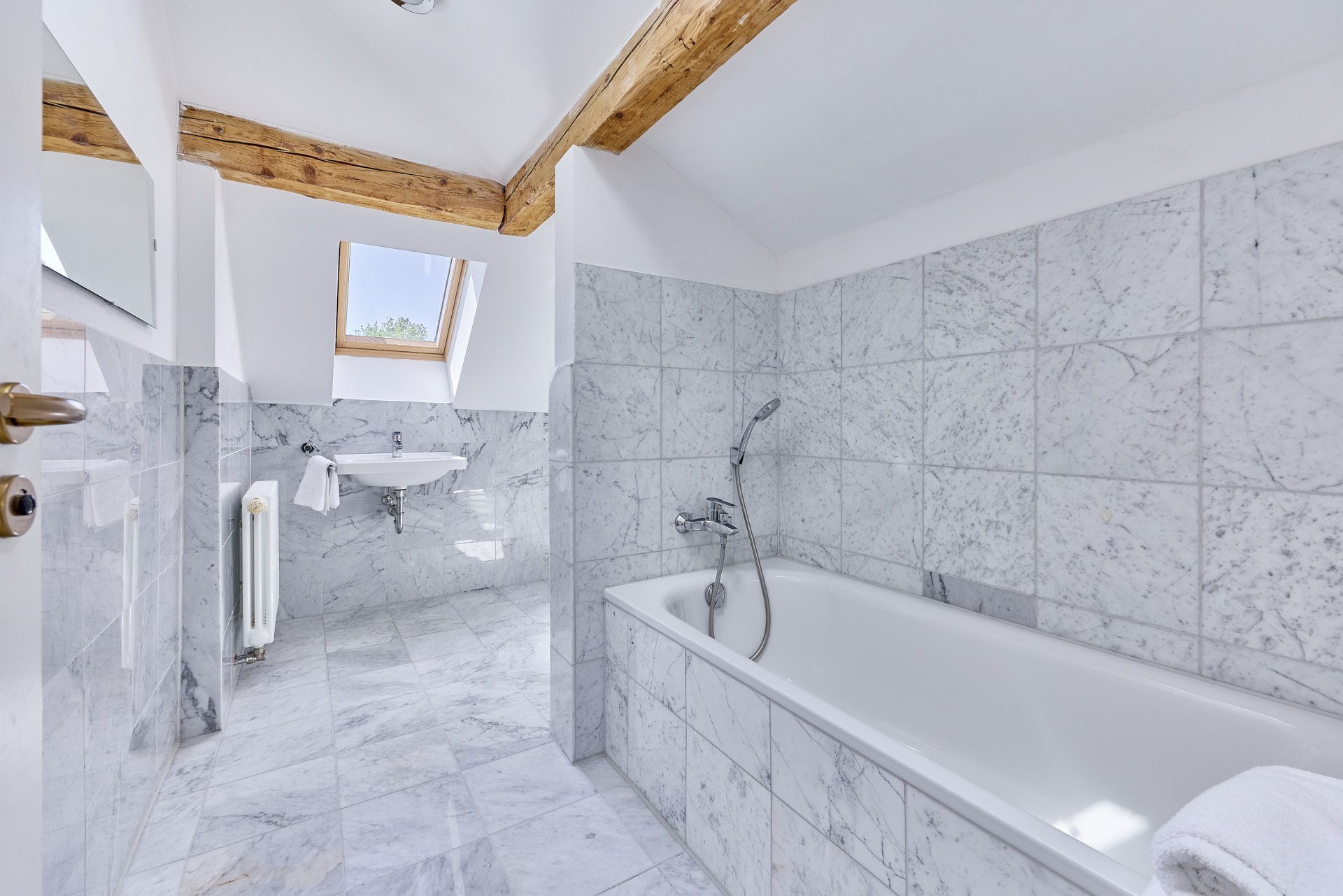 Immobilienangebot - Heidelberg - Alle - Wohnen in erster Reihe: Repräsentative Stadtvilla direkt am Neckar in HD-Neuenheim